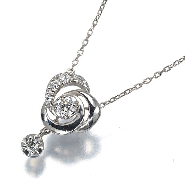 Vendome Necklace Diamond Christine Flower 950 850 Platinum: Vendome Necklace Diamond Christine Flower 950 850 Platinum Vendome's Christine Flower Necklace boasts a stunning natural diamond pendant set in platinum, with a slide adjuster at the top for customiza