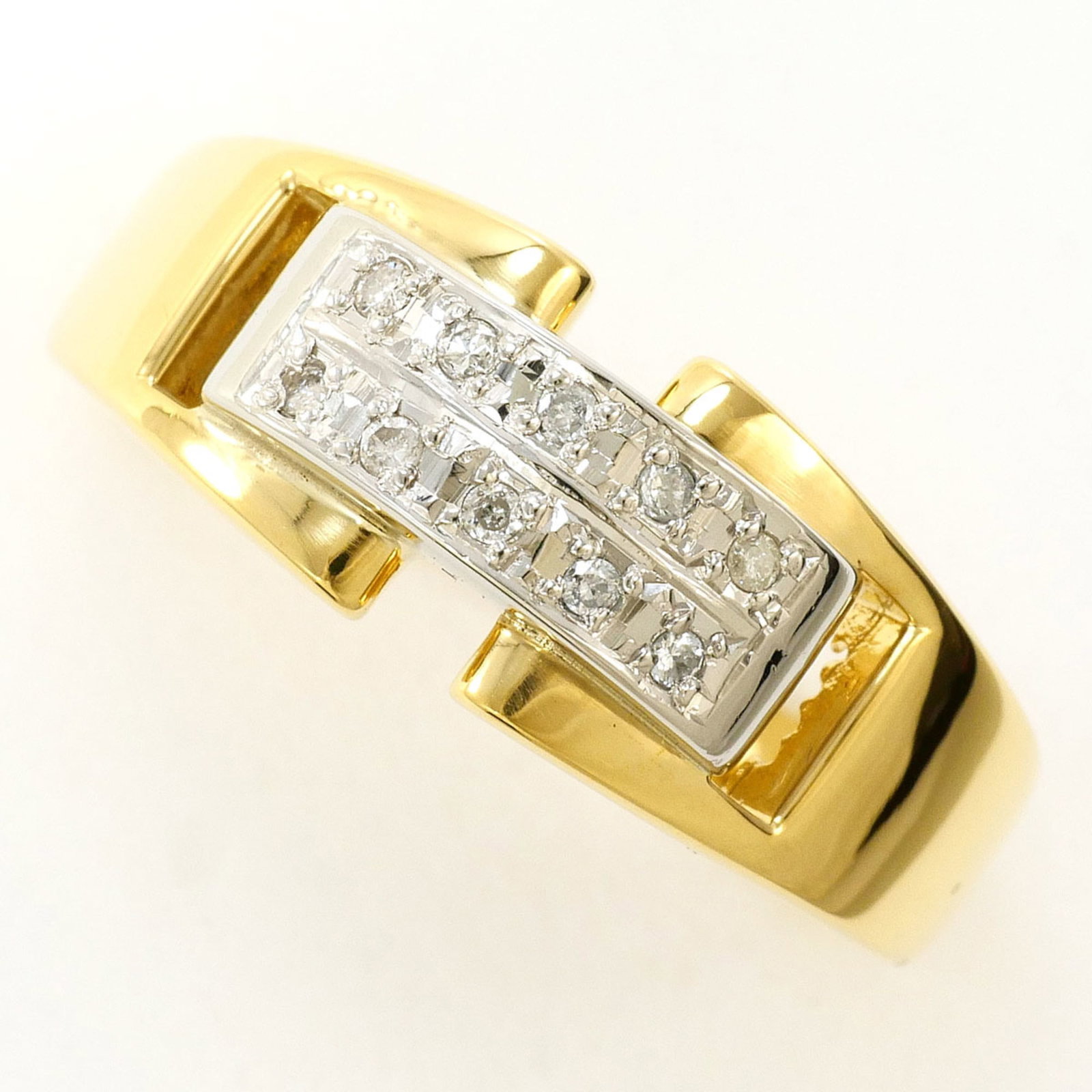 Platinum 900 18K Unbranded Gold Yellow Band Ring: Platinum 900 18K Unbranded Gold Yellow Band Ring Platinum 900 18K Unbranded Gold Yellow Band Ring features a striking combination of platinum and yellow gold, with the metal purity standing at 18K.