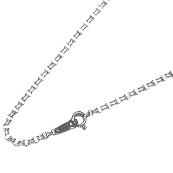 Chain Petal Necklace 850 Platinum 49cm: Chain Petal Necklace 850 Platinum 49cm The Chain Petal Necklace boasts an impressive 850 platinum purity, making it a striking piece. Its sleek design features a chain base metal with a length of