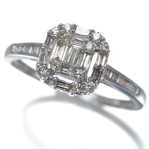 Diamond 0.30Ct Classic Ring 18K 750 White Gold: Diamond 0.30Ct Classic Ring 18K 750 White Gold 18k white gold provides a luxurious backdrop for a stunning diamond, totaling 0.30ct in this classic ring design. The natural beauty of the diamond is