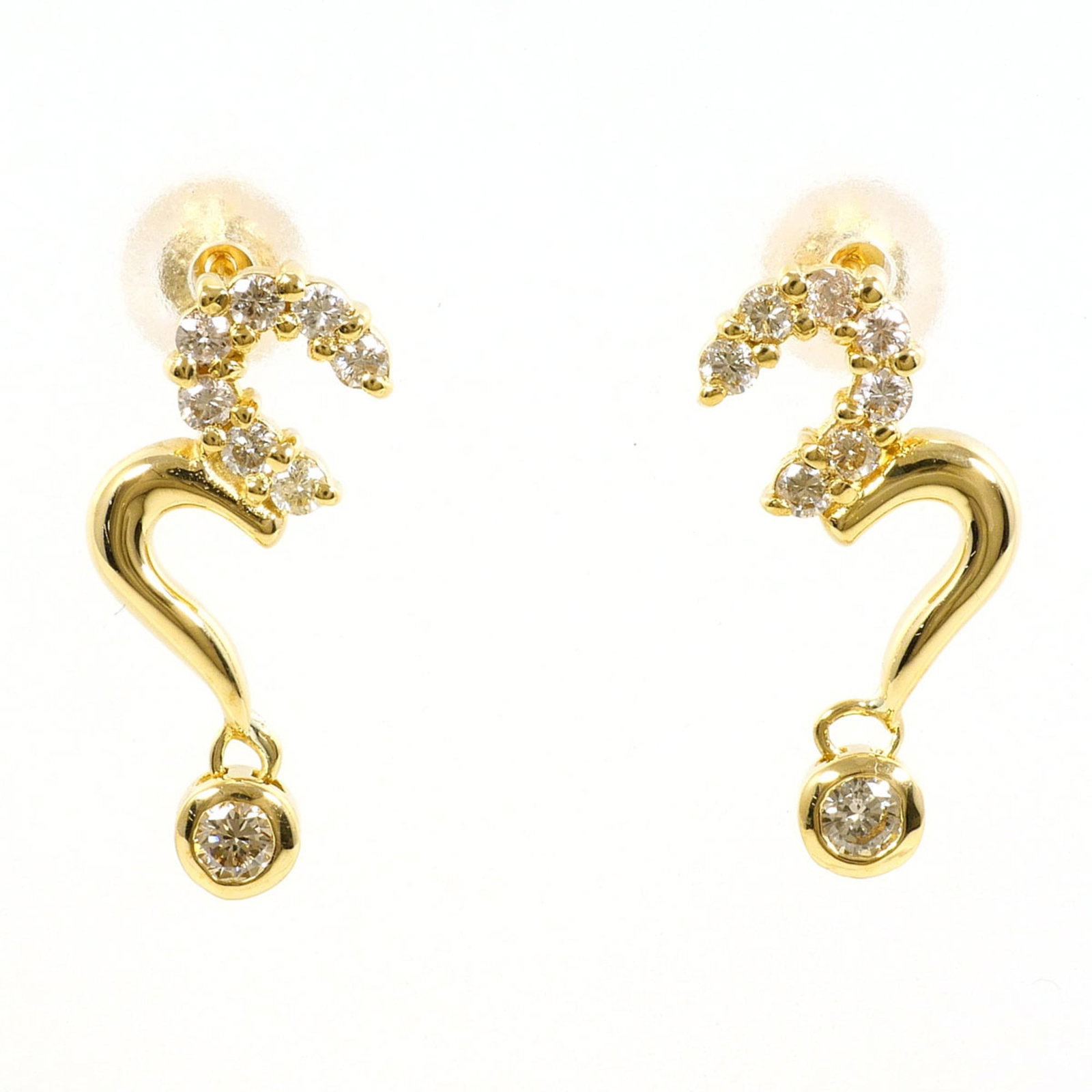 Yellow Gold Earrings 18K Unbranded: Yellow Gold Earrings 18K Unbranded Yellow gold earrings weighing 1.7g, featuring a 0.13ct diamond stone set in 18K yellow gold stud earrings. Made from high-quality 18K yellow gold, these elegant