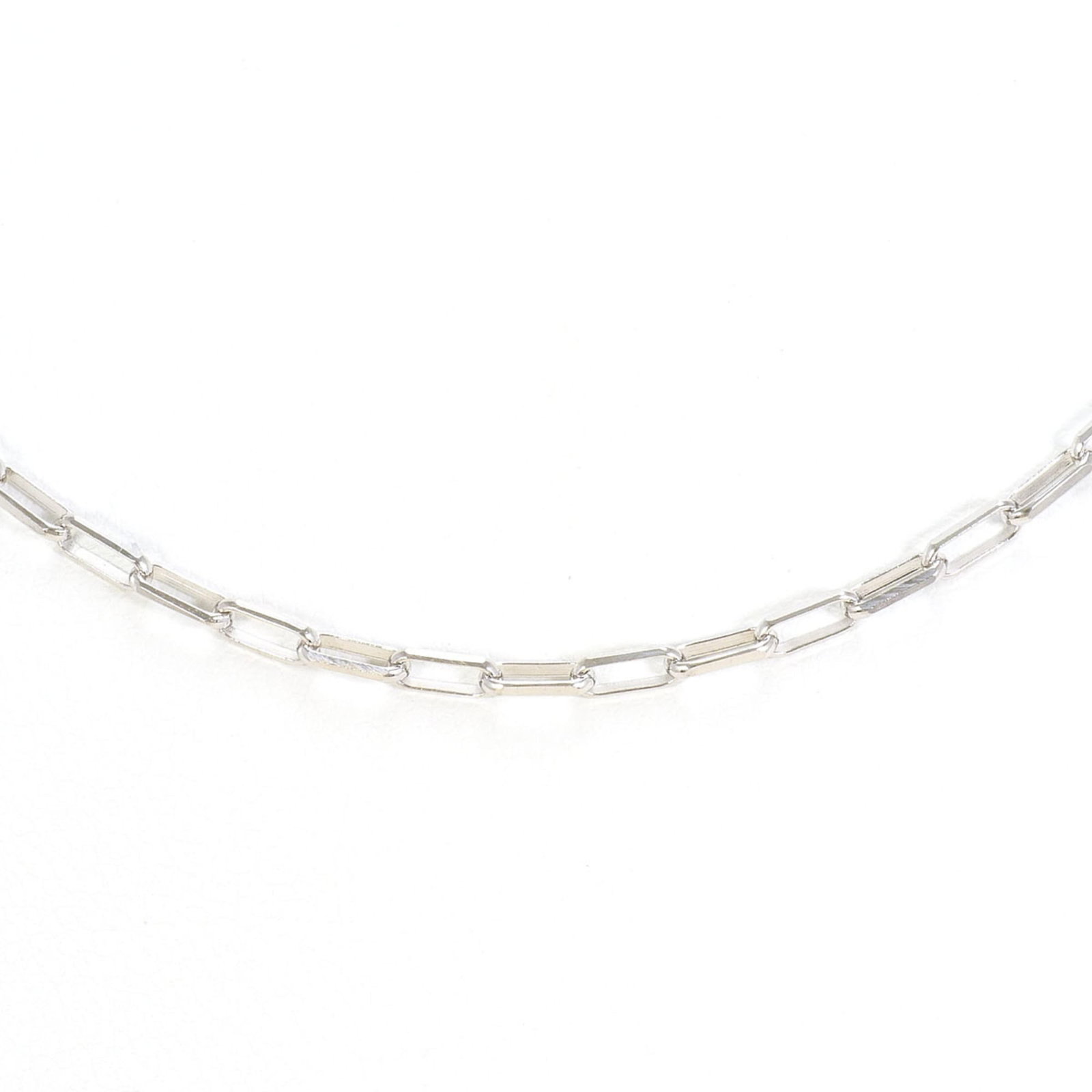 Pt850 Platinum Necklace Total Weight 6.1G 45Cm Like New Condition: Pt850 Platinum Necklace Total Weight 6.1G 45Cm Like New Condition 6.1g platinum necklace with a total weight, featuring a 45cm length, like new condition. Made from platinum 850 metal, this necklace