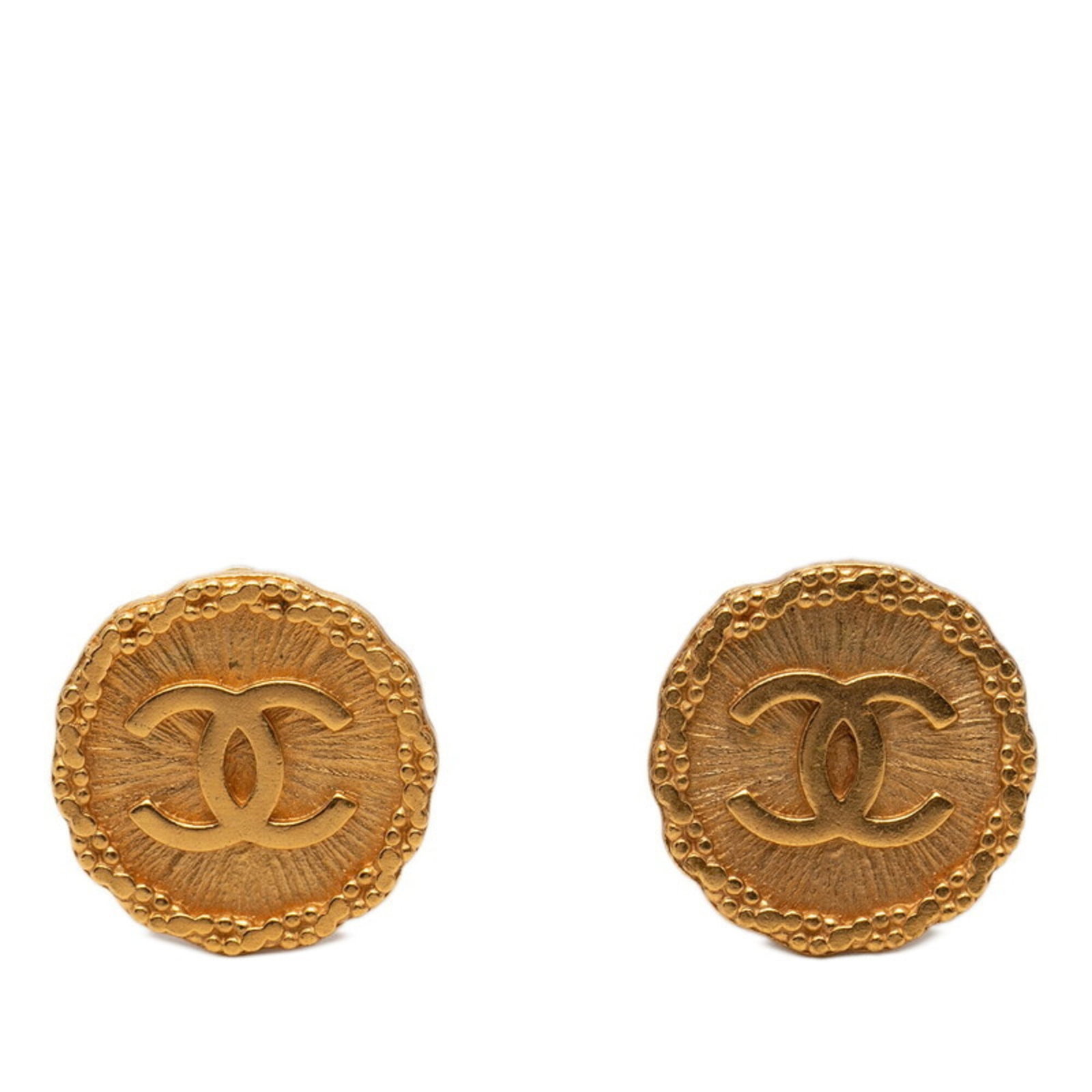 Chanel Clip Earrings Gold Plating: Chanel Clip Earrings Gold Plating Gold-plated clip earrings from Chanel, measuring 23.90mm x 23.90mm in size and featuring gold plating material. These elegant earrings are a classic design that adds