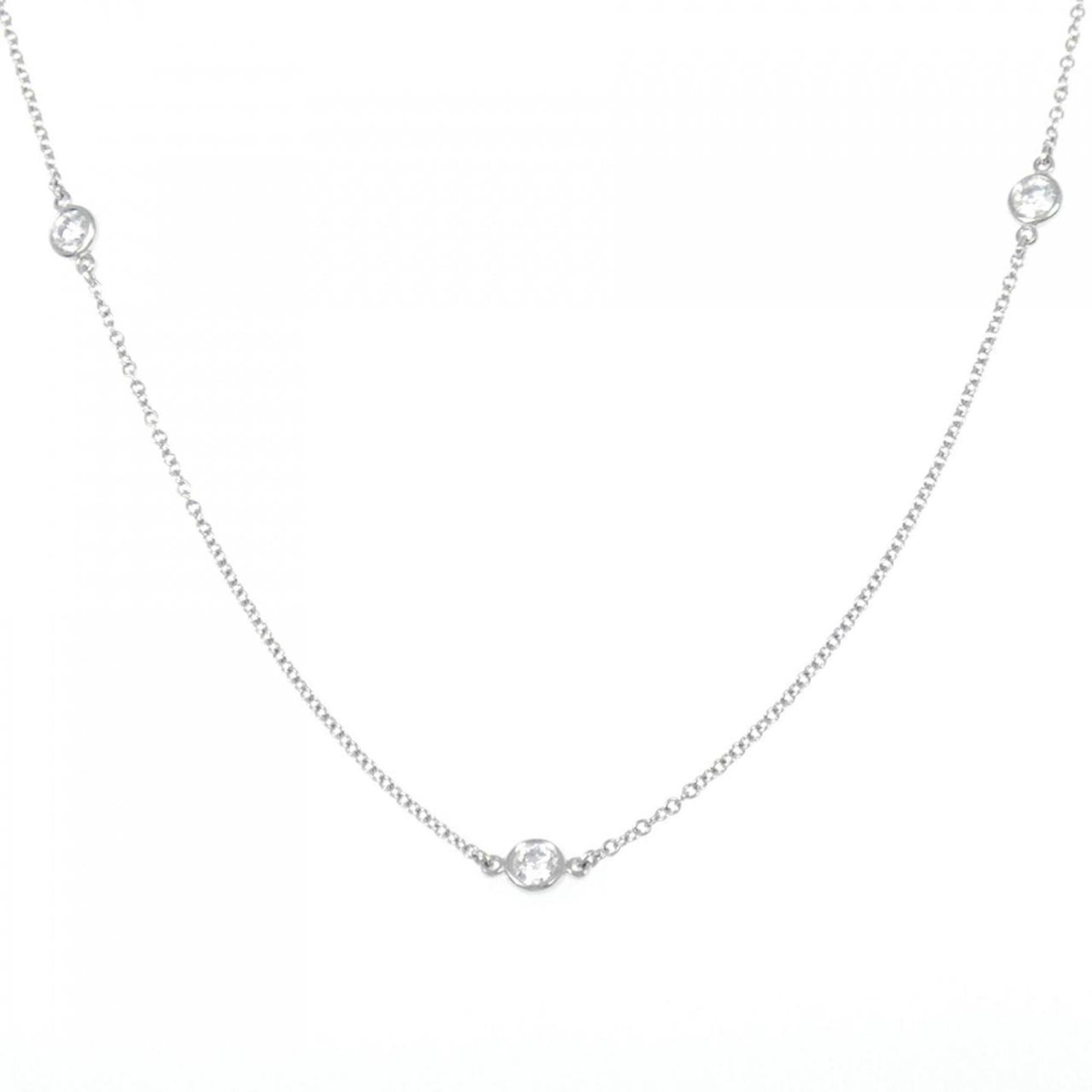 Tiffany By The Yard 3P Necklace: Tiffany By The Yard 3P Necklace Tiffany By The Yard 3P Necklace features a stunning diamond pendant set in platinum, with a sleek and modern design. The necklace boasts a 41 cm circumference and measu