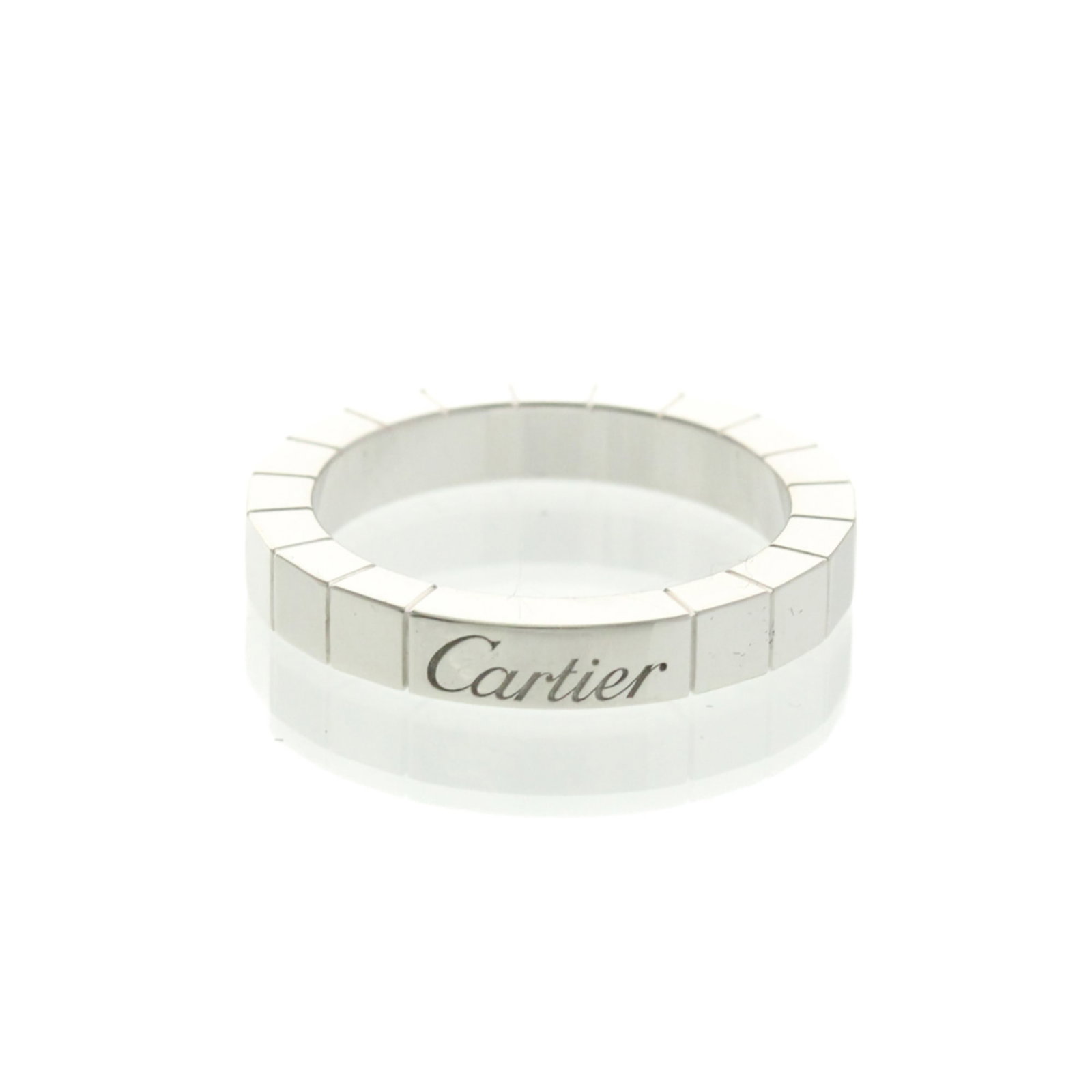 Ring Band Platinum Cartier: Ring Band Platinum Cartier Platinum Cartier Lanieres ring band, crafted from 18K white gold metal, features a sleek and modern design with a width of 3.1mm. This stylish accessory is available in