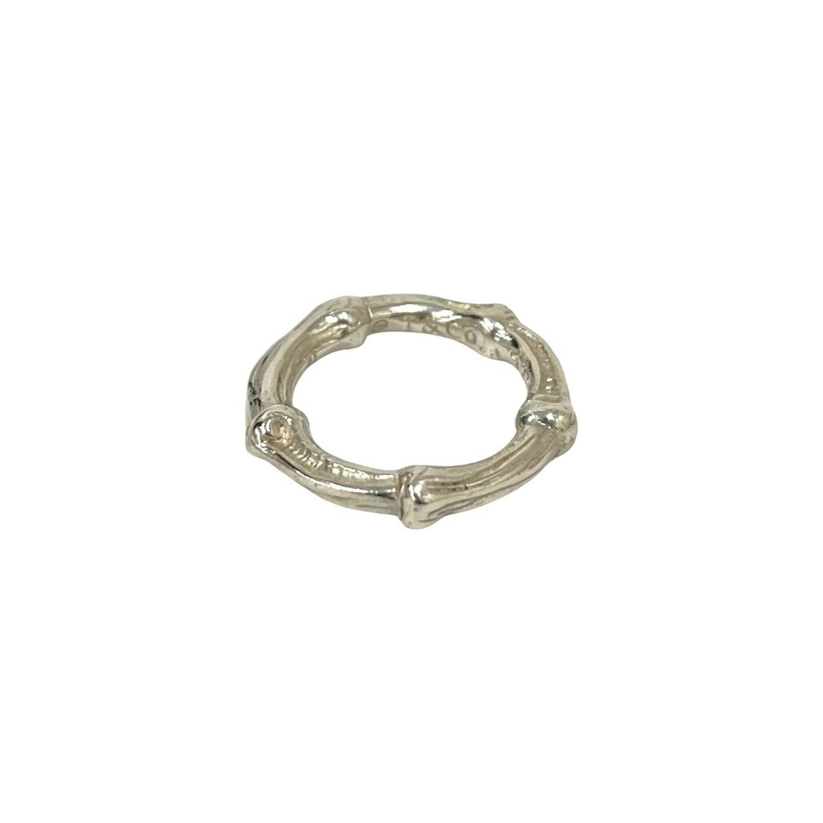 Silver 925 Tiffany Band Ring: Silver 925 Tiffany Band Ring Silver 925 Tiffany Band Ring is a women's band ring made from high-quality silver. The US size 4.5 and Japanese size 8 fit comfortably, making it suitable for everyday