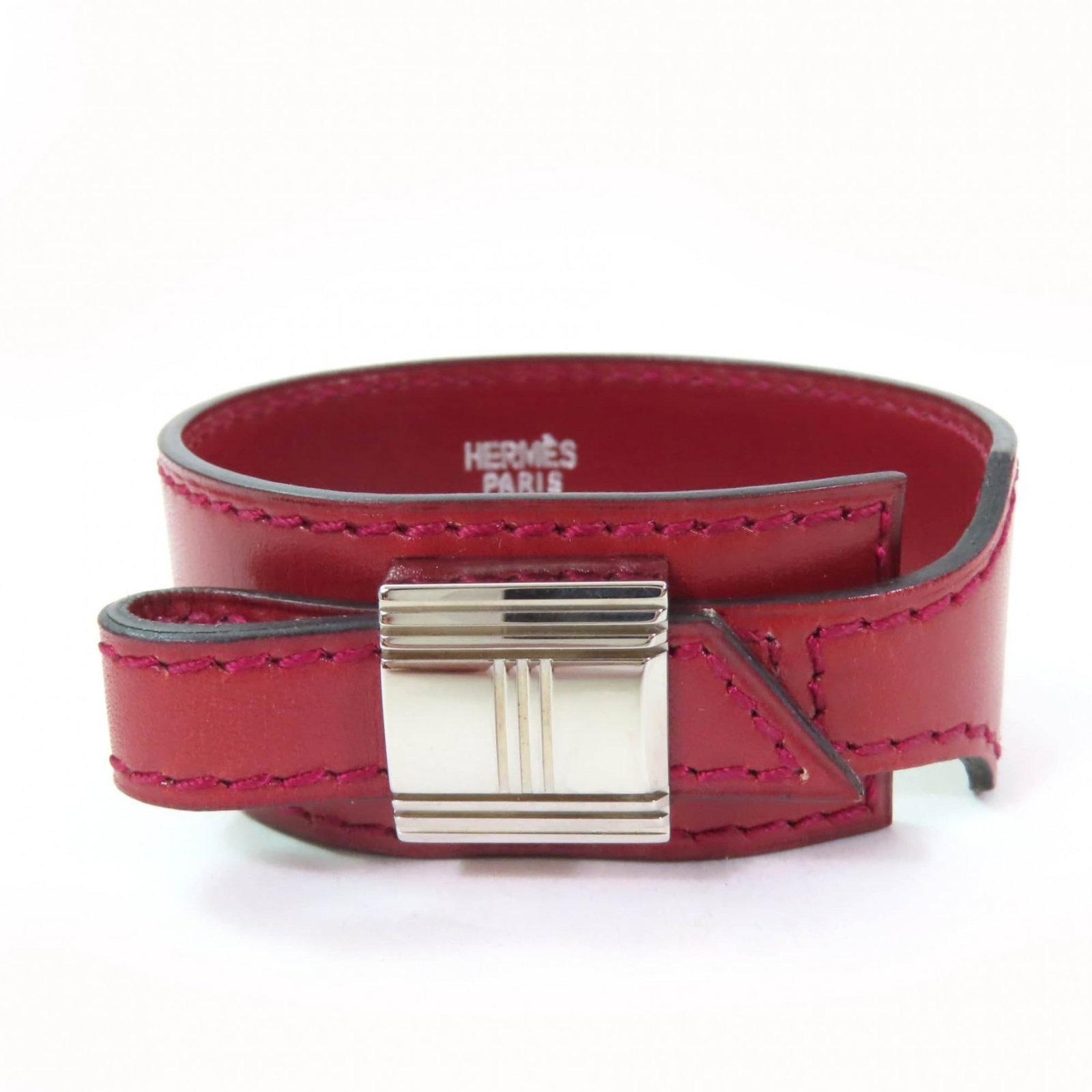 Hermes Leather Charm Bracelet: Hermes Leather Charm Bracelet Bordeaux leather charm bracelet from Hermes, featuring a classic design with a total length of 27cm and a size M. This elegant accessory comes with a dust bag for added