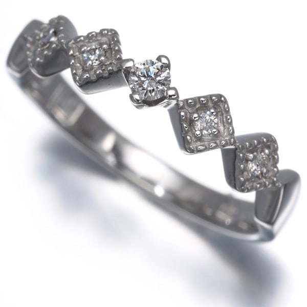 Michel Klein Ring Diamond 0.09Ct Milgrain Us6 18K 750 White Gold: Michel Klein Ring Diamond 0.09Ct Milgrain Us6 18K 750 White Gold This exquisite ring showcases a stunning 0.09ct diamond set in 18k white gold, with intricate milgrain details adding to its vintage ch