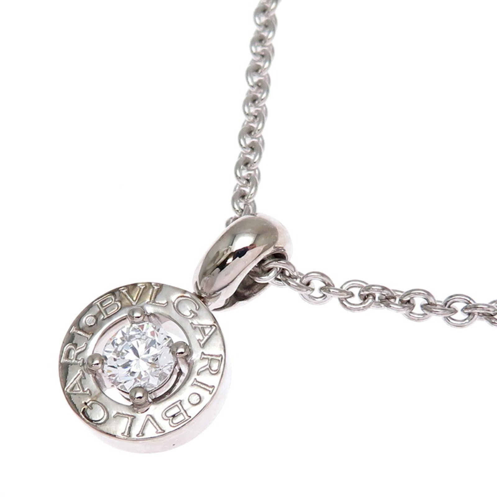 Bvlgari Diamond Women'S Necklace 340614 750 White Gold: Bvlgari Diamond Women'S Necklace 340614 750 White Gold Bvlgari's iconic diamond necklace shines in 18K white gold, featuring a stunning 15.4mm x 9.1mm pendant adorned with diamonds. This versatile