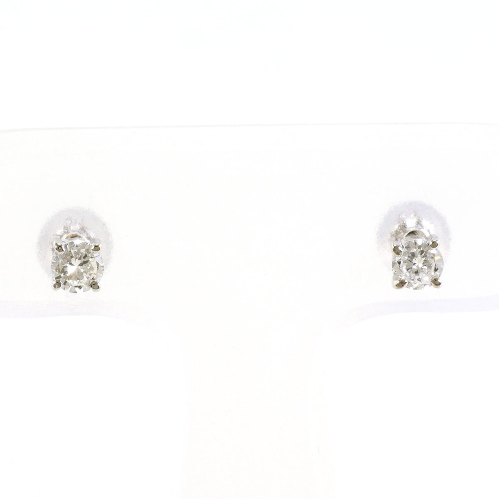 Unbranded Stud Earrings Platinum 850: Unbranded Stud Earrings Platinum 850 Platinum 850 stud earrings feature a diamond stone, weighing 0.6g / 0.02oz, set in platinum metal. The earrings are made from high-quality platinum material and ha