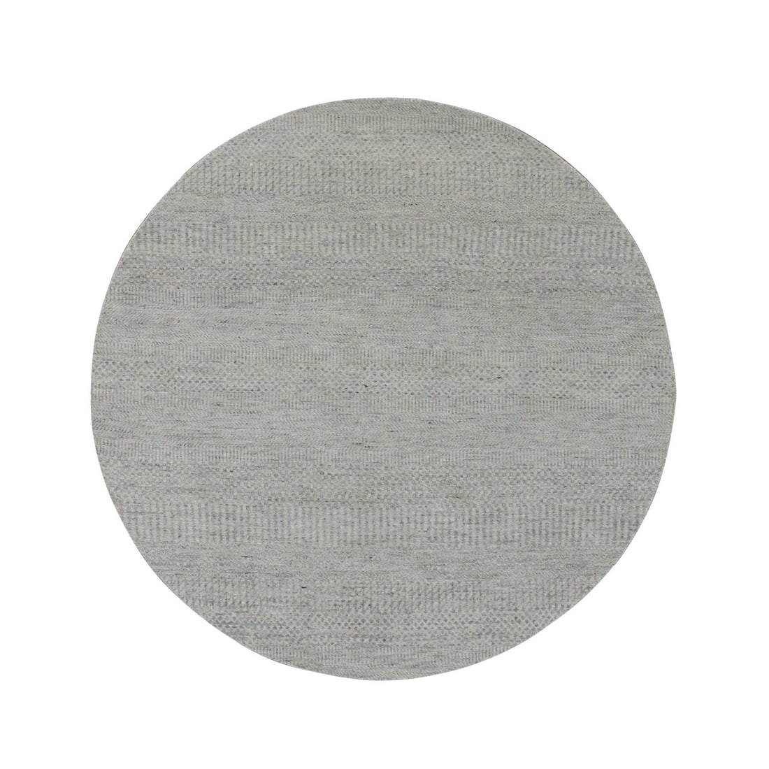 5'x5' Perfect Gray Undyed Wool Hand Knotted Grass Design Round Rug: 5'x5' Perfect Gray Undyed Wool Hand Knotted Grass Design Round Rug The Perfect Gray Undyed Wool Hand Knotted Grass Design Round Rug boasts an elegant, understated beauty with its subtle gray hue and