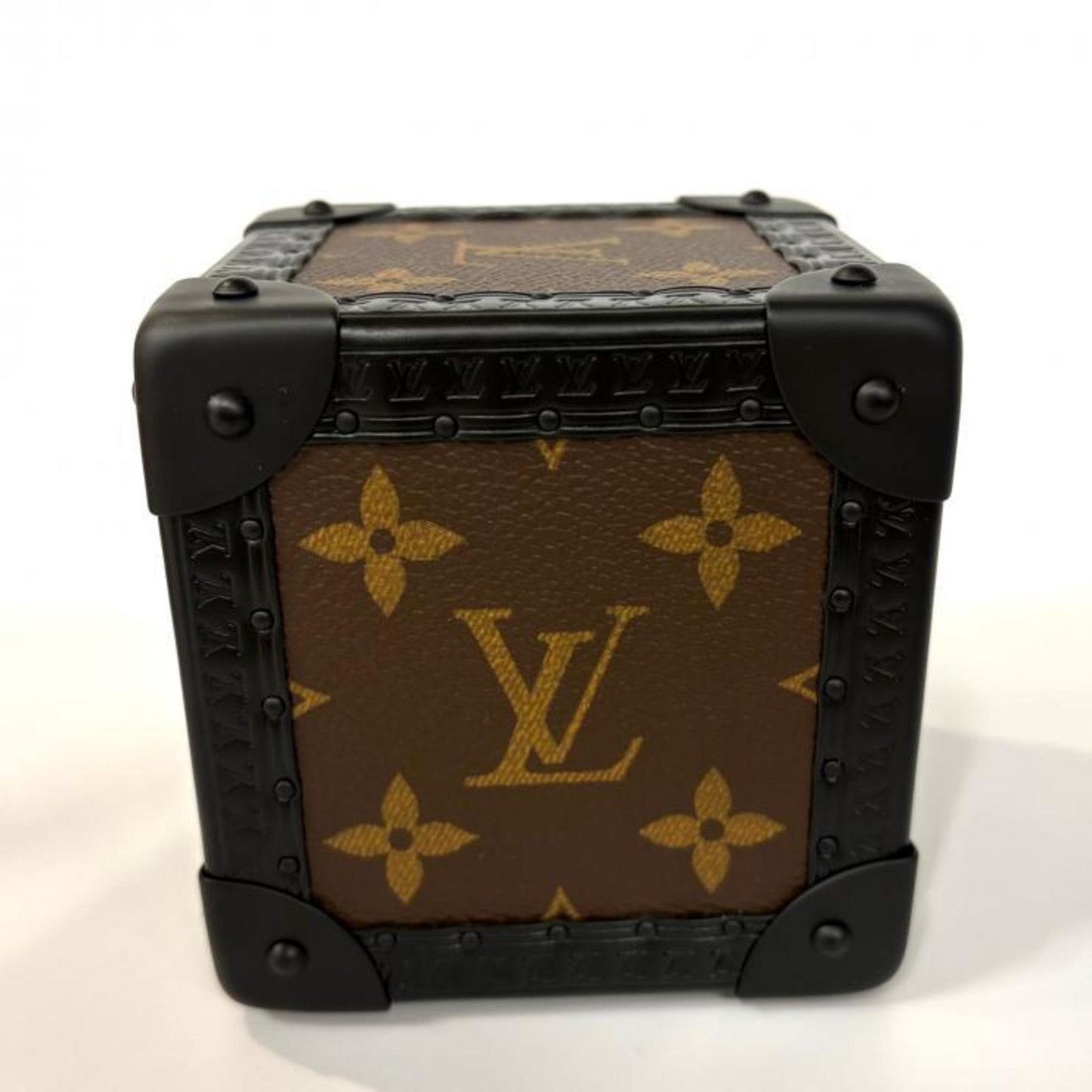 Louis Vuitton - 3