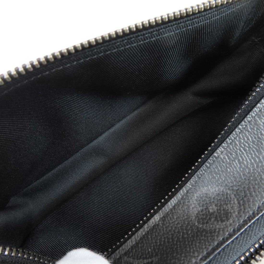 Alpha Wearables Monogram Eclipse Louis Vuitton M81260 Shoulder Bag - 5