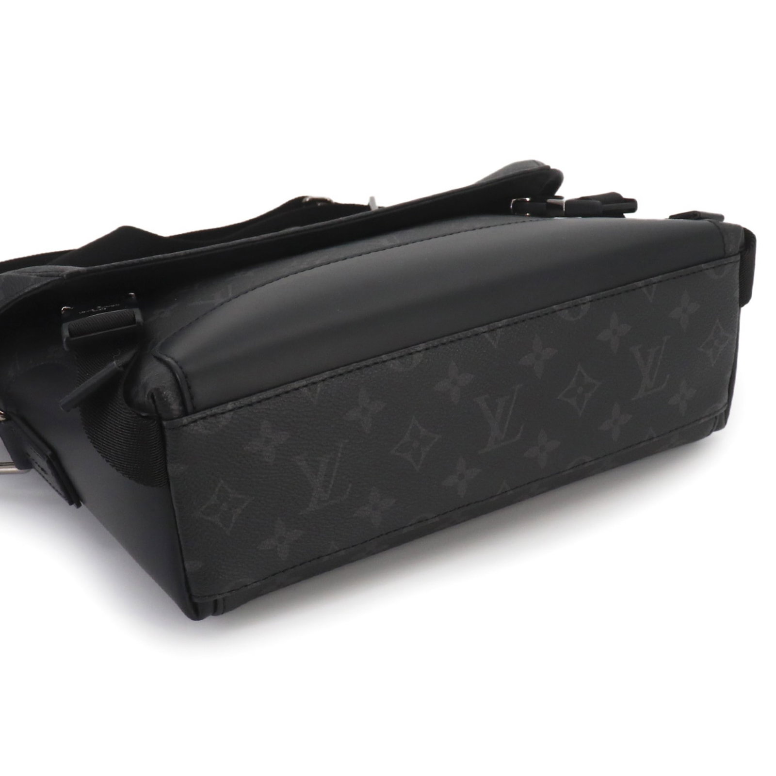 Louis Vuitton Monogram Eclipse Messenger Shoulder Bag - 5