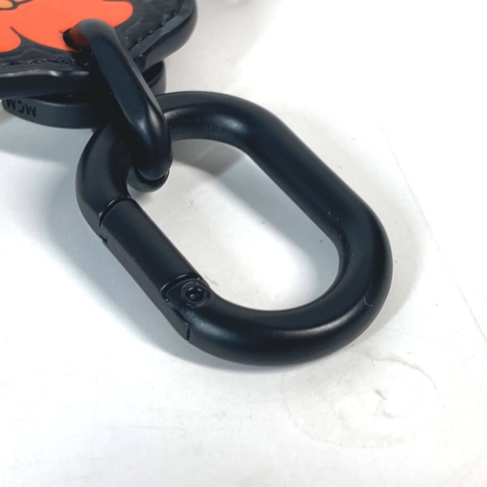 Leather keyring McM - 9