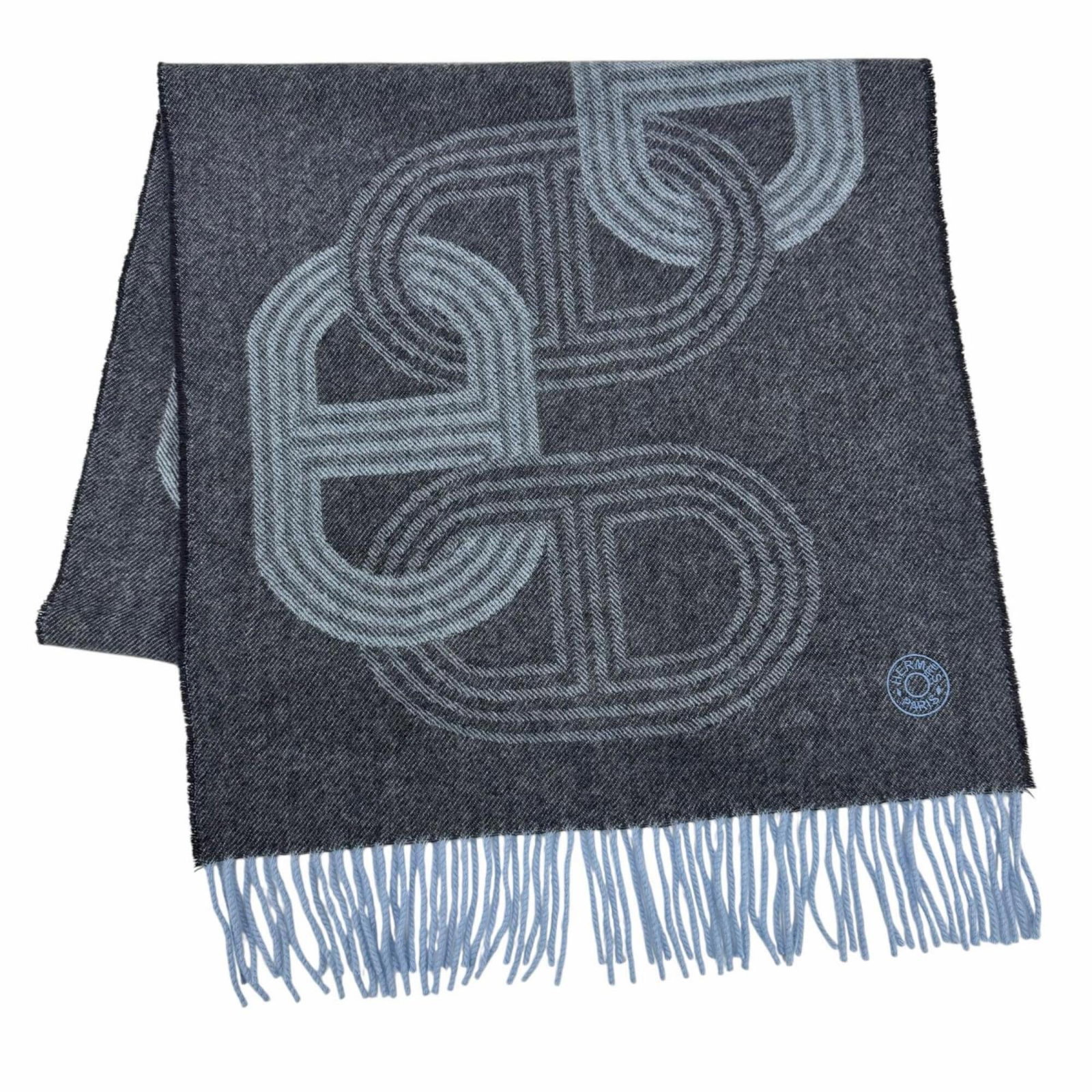 Hermes Stole Cashmere: Hermes Stole Cashmere Cashmere stole from the renowned French fashion house Hermes, crafted in the United Kingdom. This blue stole measures 1.55m x 41.5cm and boasts luxurious cashmere material. Its d