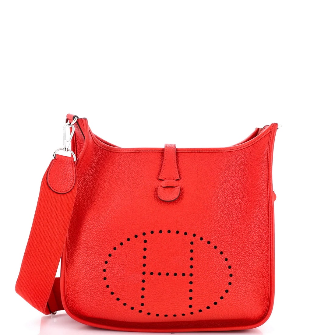 Evelyne Bag Hermes Gen III Clemence: Evelyne Bag Hermes Gen III Clemence The Evelyne Bag Gen III Clemence PM from Hermes boasts a striking red exterior with minor scuffs, creases, and edge wear. This cross-body bag features a Palladium h