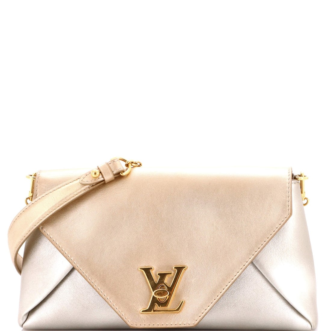 Louis Vuitton Love Note Chain Clutch Leather: Louis Vuitton Love Note Chain Clutch Leather The Louis Vuitton Love Note Chain Clutch Leather features a striking gold exterior with metallic accents, complemented by neutral-colored microfiber