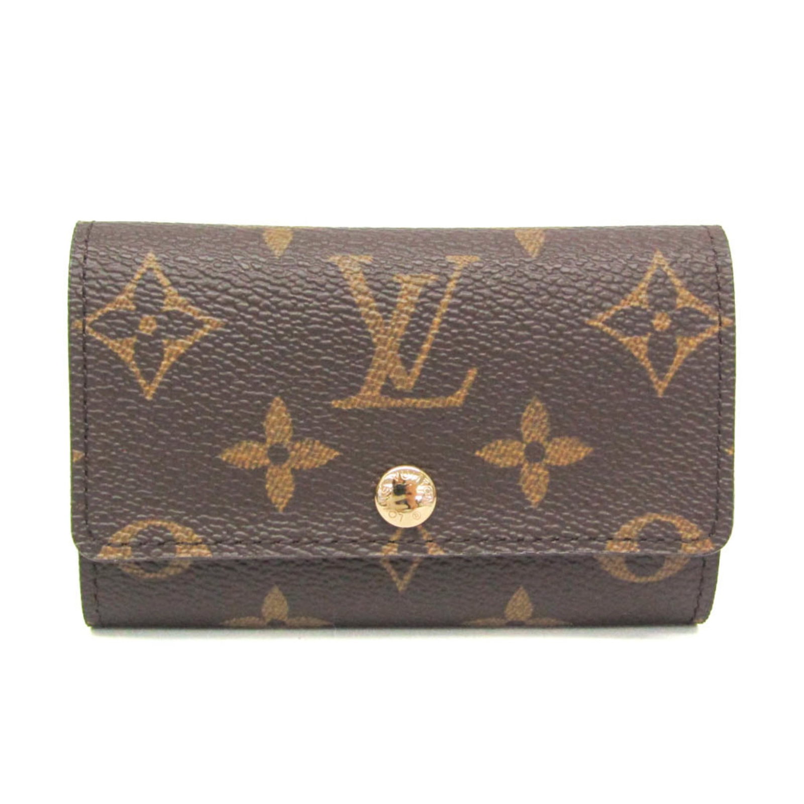 Keycase Monogram Louis Vuitton: Keycase Monogram Louis Vuitton The Louis Vuitton Monogram Keycase is a stylish accessory featuring the iconic monogram pattern, crafted from high-quality materials. With its snap closure and six spaci