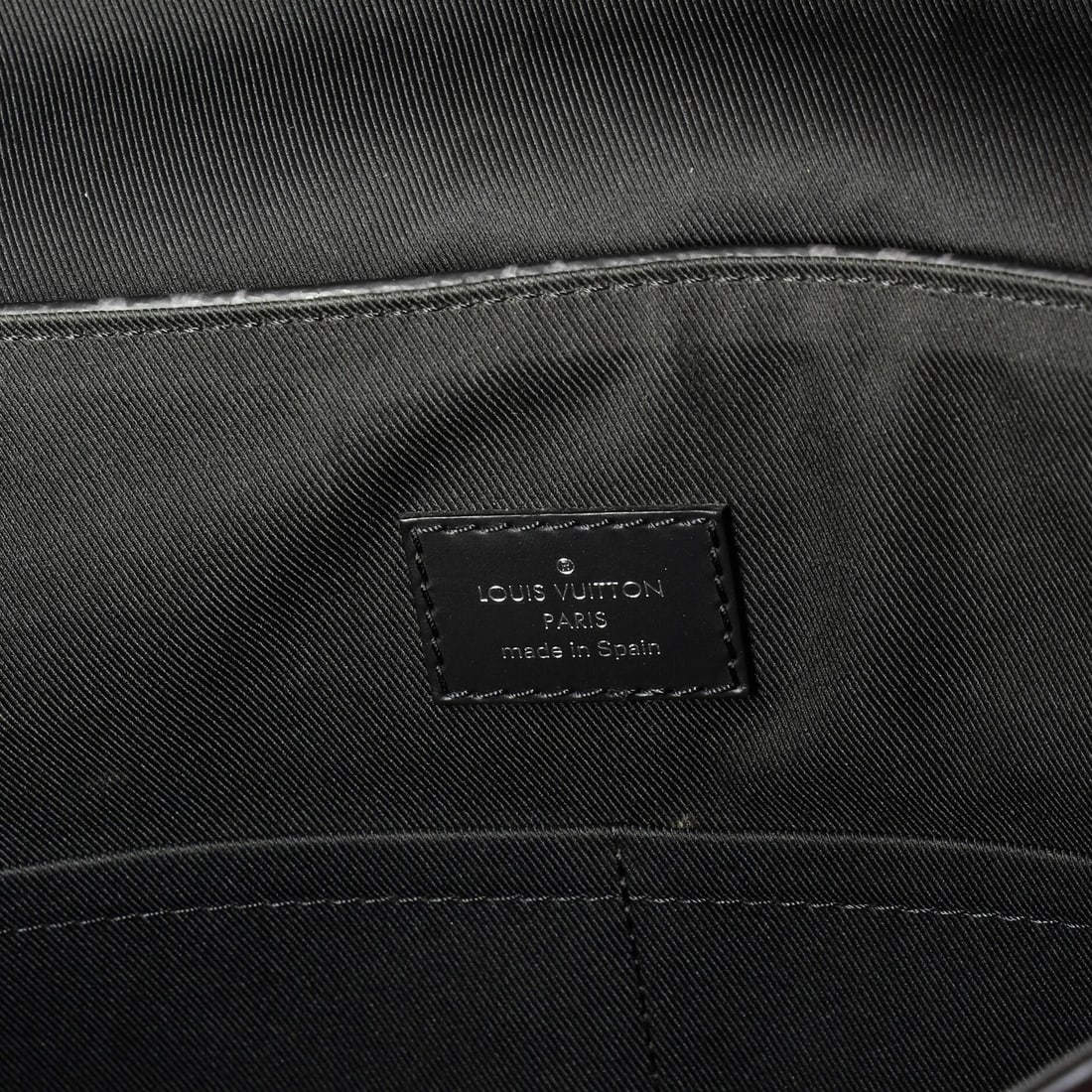 Louis Vuitton District Messenger Bag Monogram Eclipse Canvas MM - 6
