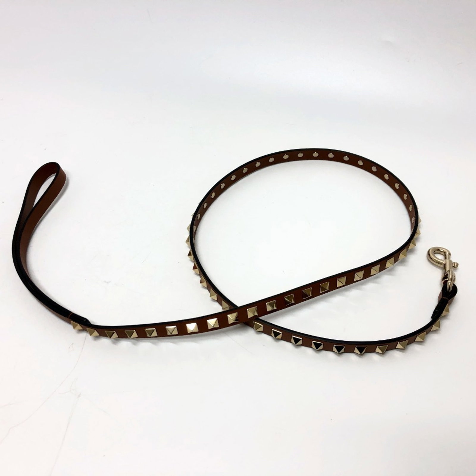 Valentino leather: Valentino leather Valentino leather, a luxurious and high-quality material, is available in brown. This type of leather is made from the finest hides, known for its softness and durability. The total 