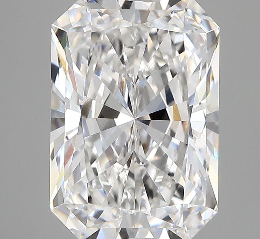 IGI Radiant 4.75ct E VVS2 - Loose Lab Diamond: IGI Radiant 4.75ct E VVS2 - Loose Lab Diamond Item Specifics: Source: This Is A Real Diamond Grown In A Lab Not Mined. Carat: 4.75 Cut: - Color: E Clarity: VVS2 Polish: EX Symmetry: EX Measurements: 1