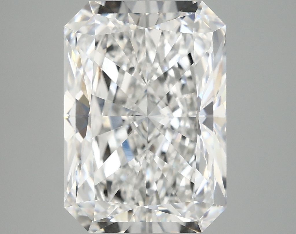 IGI Radiant 4.95ct E VVS2 - Loose Lab Diamond: IGI Radiant 4.95ct E VVS2 - Loose Lab Diamond Item Specifics: Source: This Is A Real Diamond Grown In A Lab Not Mined. Carat: 4.95 Cut: - Color: E Clarity: VVS2 Polish: EX Symmetry: EX Measurements: