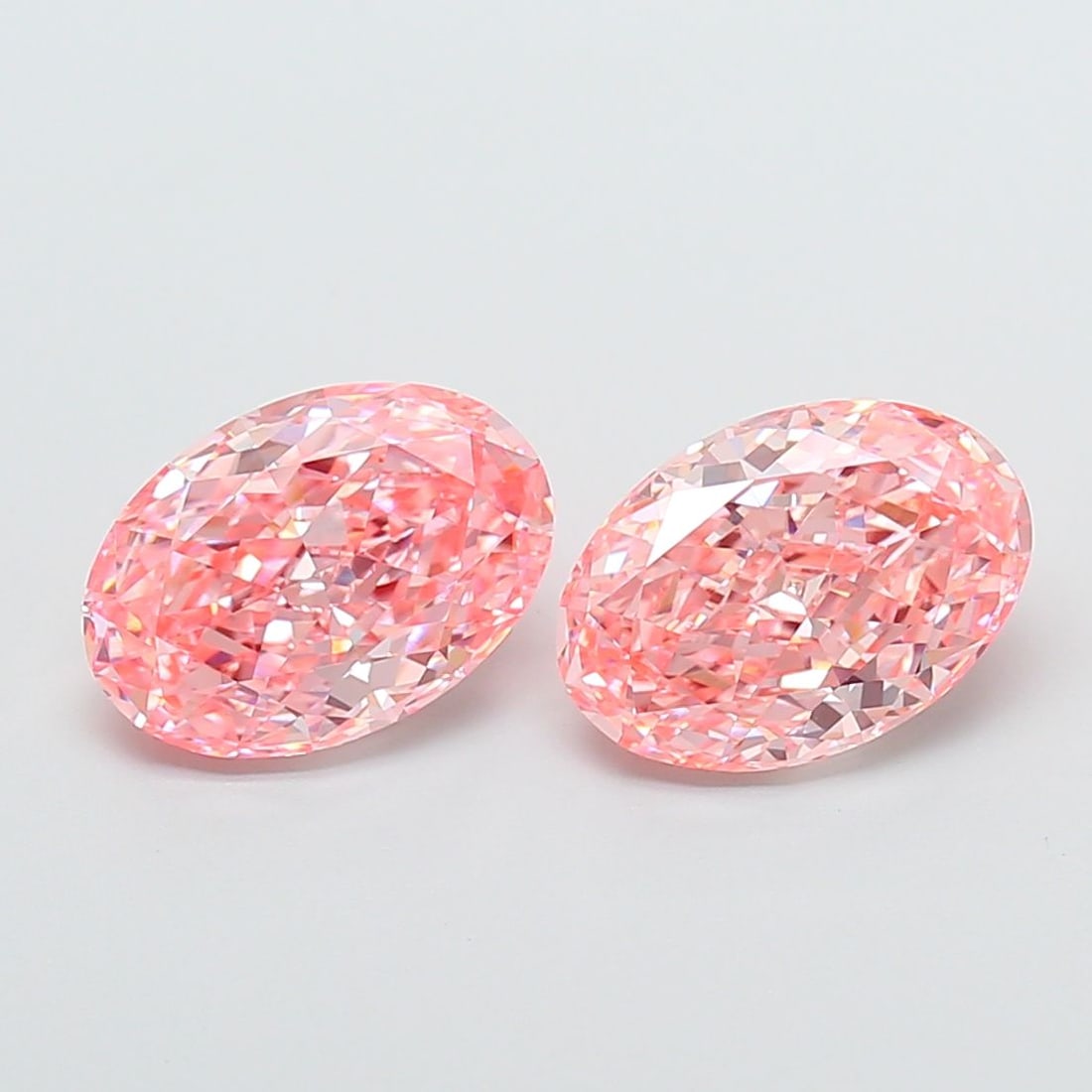 IGI Oval 1.92ct Fancy Vivid Pink VVS1 - Loose Lab Diamond: IGI Oval 1.92ct Fancy Vivid Pink VVS1 - Loose Lab Diamond Item Specifics: Source: This Is A Real Diamond Grown In A Lab Not Mined. Carat: 1.92 Cut: - Color: Fancy Vivid Pink Clarity: VVS1 Polish: EX S