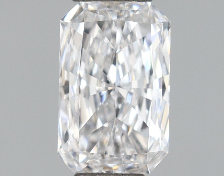 IGI Radiant 0.62ct E IF - Loose Lab Diamond: IGI Radiant 0.62ct E IF - Loose Lab Diamond Item Specifics: Source: This Is A Real Diamond Grown In A Lab Not Mined. Carat: 0.62 Cut: - Color: E Clarity: IF Polish: VG Symmetry: VG Measurements: 6.62L