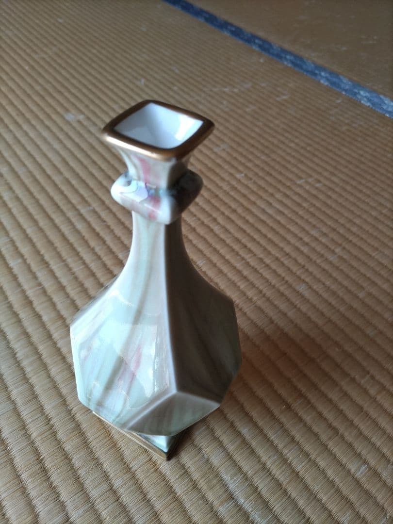 Svres vase 1886 Antique Porcelain Vase With Box French Art Rare Collectible: Svres vase 1886 Antique Porcelain Vase With Box French Art Rare Collectible Item Specifics: Artist: NA Antique: NA Shape: NA Signed By: NA Occasion: NA Size: NA Item Length: NA Glassmaking Technique: 