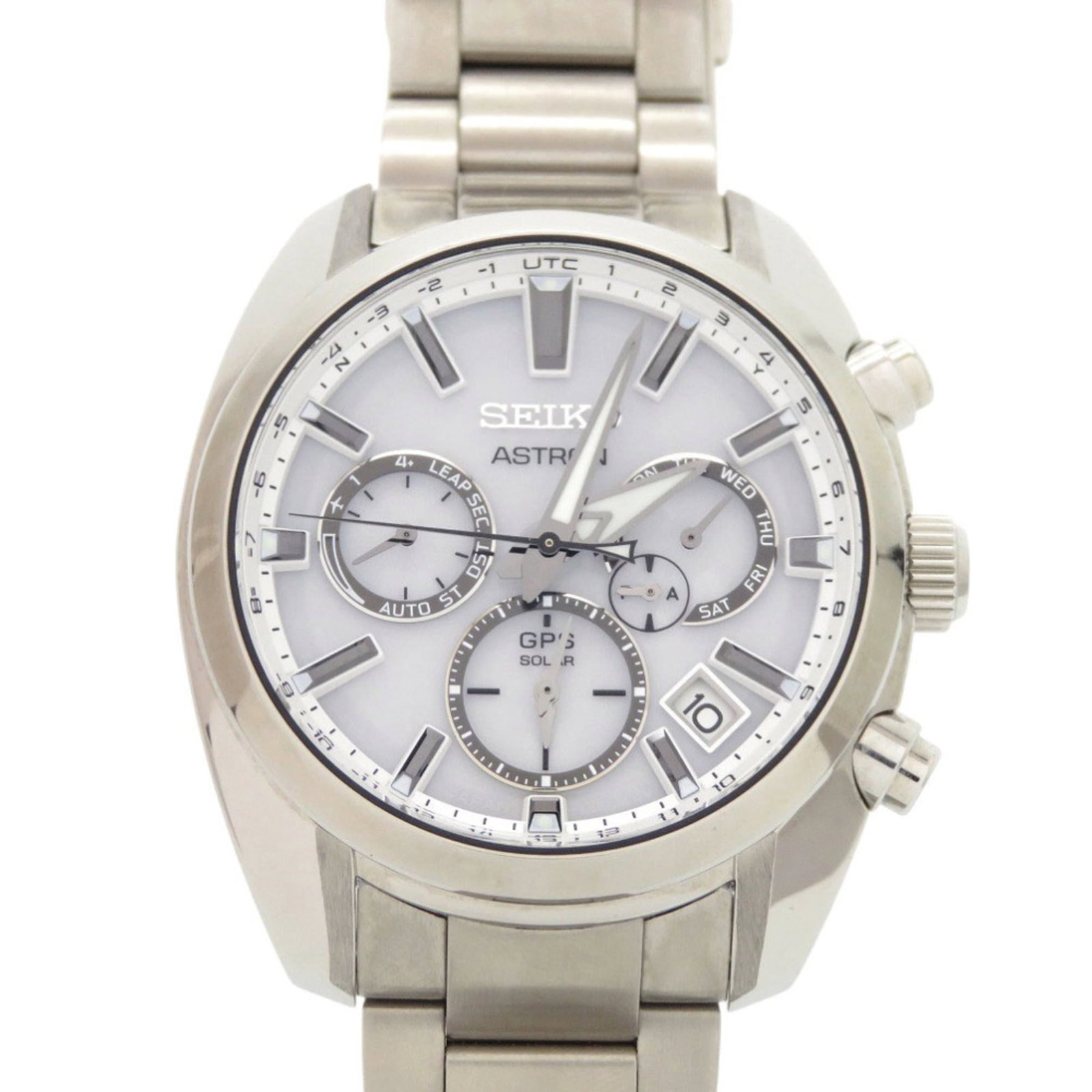 Seiko Wristwatch: Seiko Wristwatch Stainless steel case and band provide a sleek, modern look for the Seiko wristwatch. The radio wave control solar movement ensures a reliable timekeeping performance. With its white d