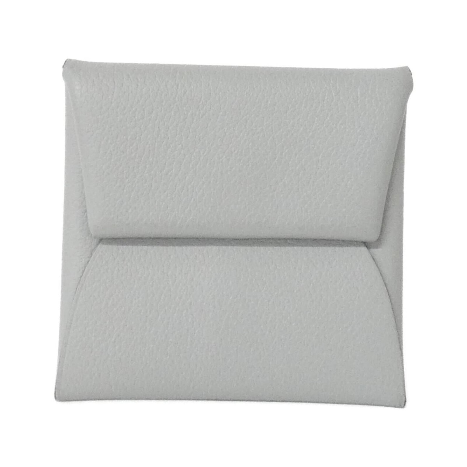 Hermes Coin Case Purse: Hermes Coin Case Purse The Hermes Coin Case Purse boasts sleek, modern design with a compact size. Made from high-quality materials, its gray color provides a versatile and timeless look. With precise