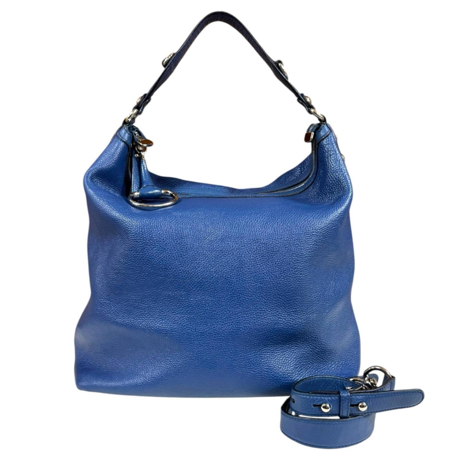 Shoulder Bag Leather Tote Gucci: Shoulder Bag Leather Tote Gucci Blue Gucci Leather Shoulder Bag Tote with Classic Design. This Italian-made shoulder bag tote features high-quality blue leather and measures 36cm x 35cm x 19.5cm, maki
