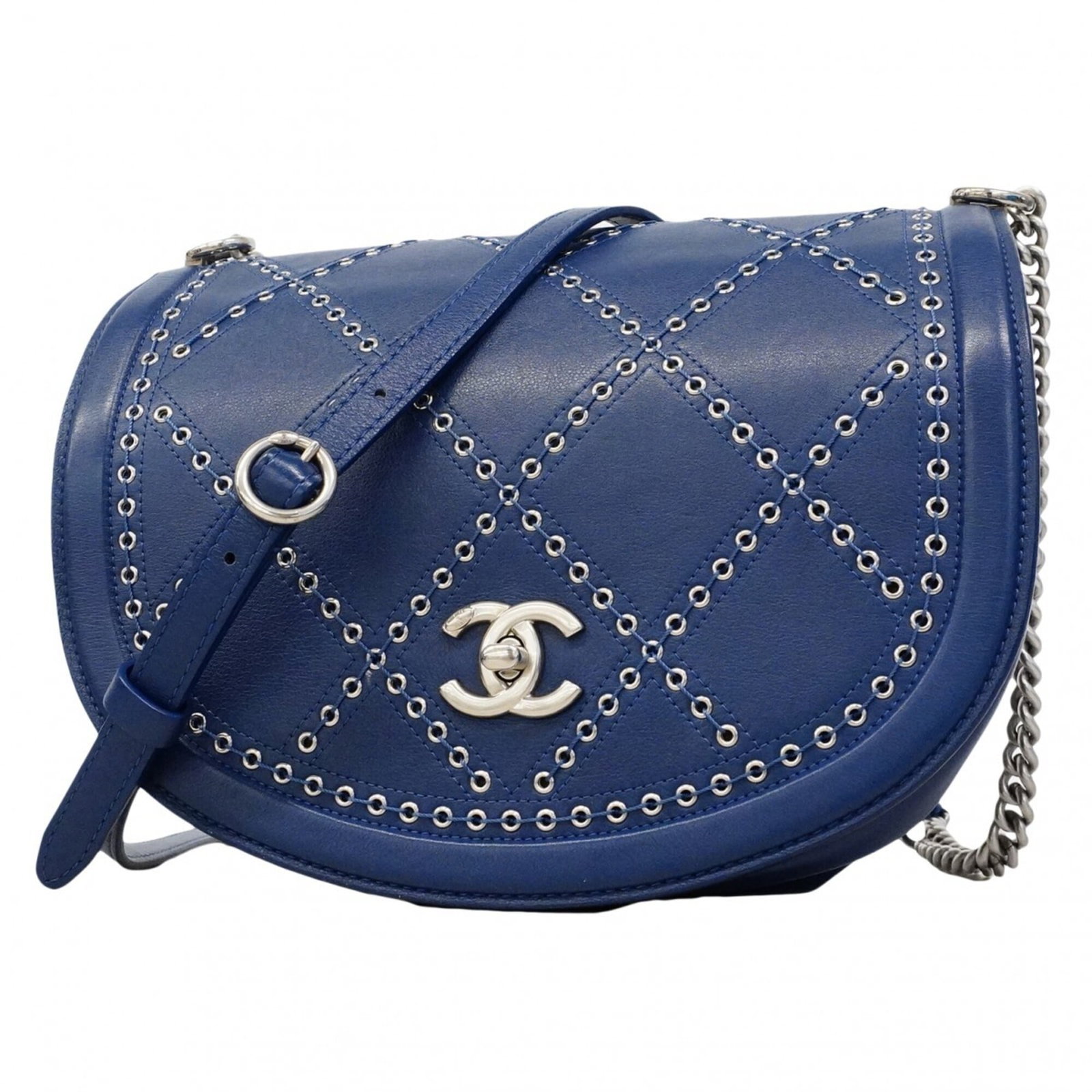 Shoulder Bag Leather Chanel: Shoulder Bag Leather Chanel The blue leather shoulder bag from Chanel boasts classic design with silver hardware, measuring 19cm x 23.5cm x 8cm in size. This stylish bag features high-quality leather 