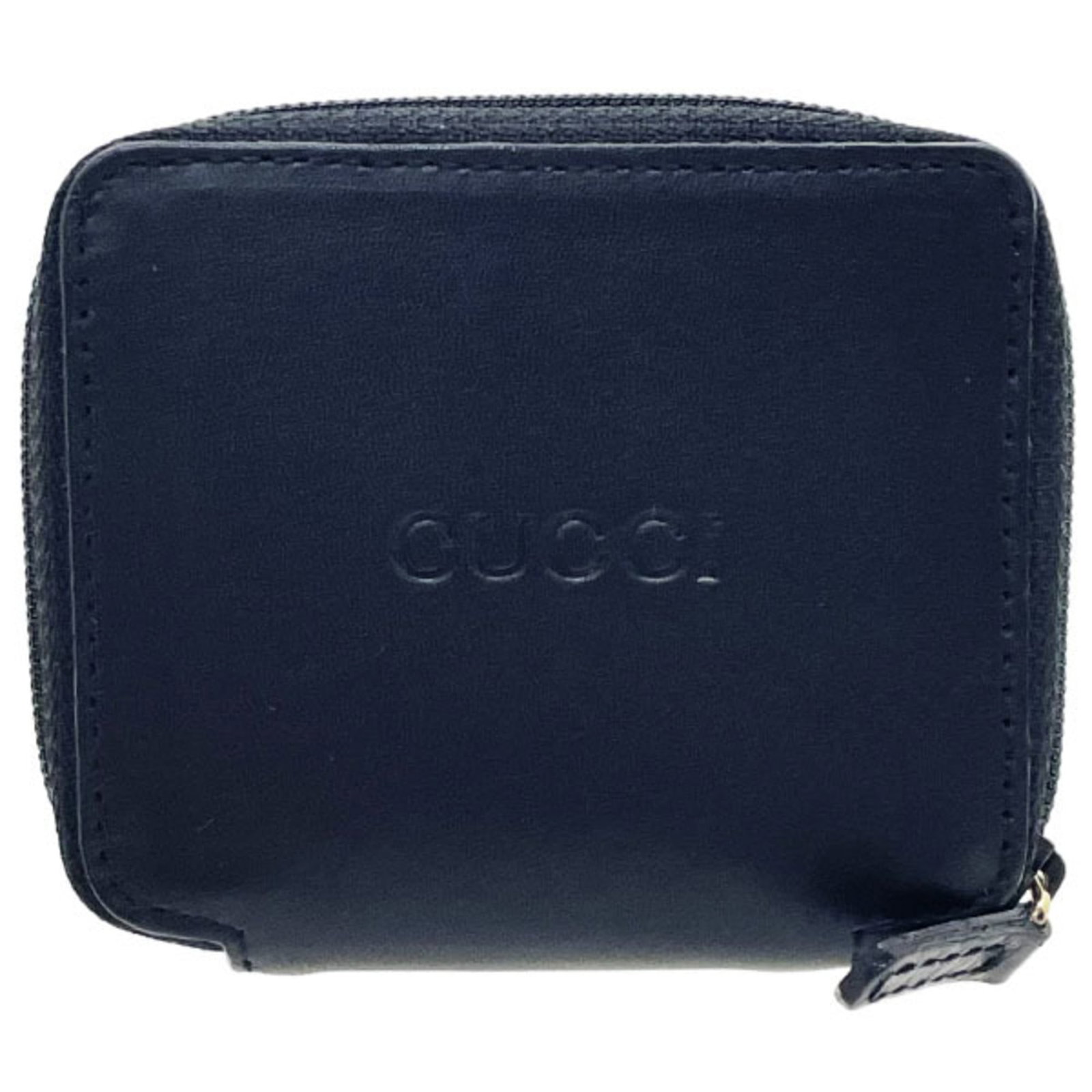 Gucci coin purse leather case: Gucci coin purse leather case This black leather Gucci coin purse case features a sleek design with a zipper closure, measuring 7cm x 8cm x 1.5cm in size. The classic style and high-quality materials 