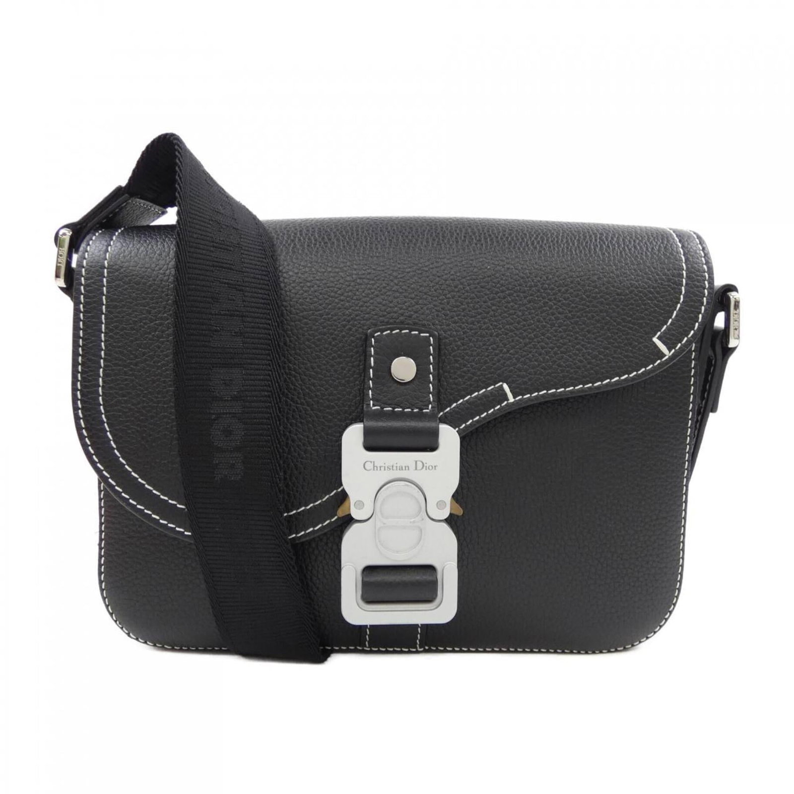 Dior Christian Handbag: Dior Christian Handbag This sleek black Dior Christian handbag boasts a compact size, measuring 19cm x 24.5cm x 5.5cm, making it perfect for everyday carry. The bag's dimensions are accompanied by a s