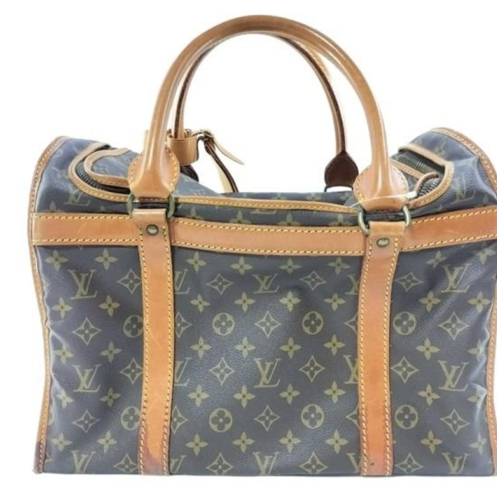 Louis Vuitton Boston Bag Handbag Monogram: Louis Vuitton Boston Bag Handbag Monogram The Louis Vuitton Boston Bag Handbag Monogram features the iconic monogram pattern in rich brown, adding a touch of timeless elegance to any outfit. Measuring