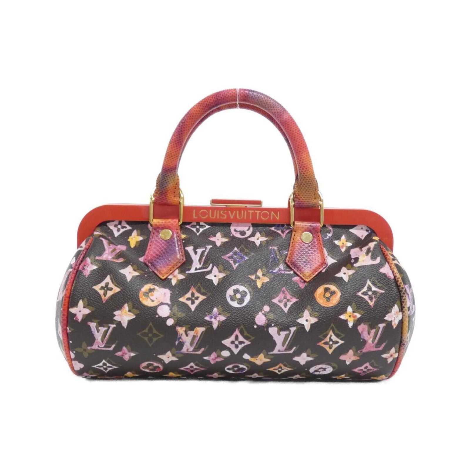 Coated canvas handbag louis vuitton: Coated canvas handbag louis vuitton Coated canvas handbag from Louis Vuitton, featuring a classic design with a brown finish. Measuring 16cm x 31cm x 15cm, it provides a stylish and compact storage so
