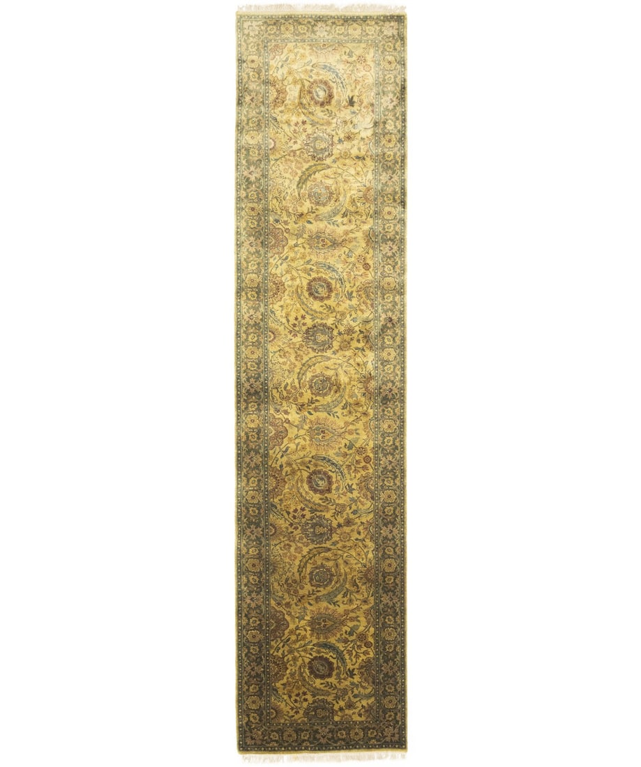3'1 X 13'5 Ft Hand-Knotted Oriental Runner Rug Classic Floral Hallway Carpet Hand-Knotted: 3'1 X 13'5 Ft Hand-Knotted Oriental Runner Rug Classic Floral Hallway Carpet Hand-Knotted Hand-knotted in traditional style, this beautiful oriental runner rug boasts a stunning floral pattern in gold