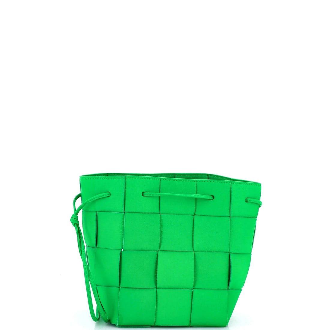 Veneta Bottega Cassette Small Maxi Intrecciato Leather Bucket Bag: Veneta Bottega Cassette Small Maxi Intrecciato Leather Bucket Bag The Veneta Bottega Cassette Small Maxi Intrecciato Leather Bucket Bag features a striking green exterior made from high-quality