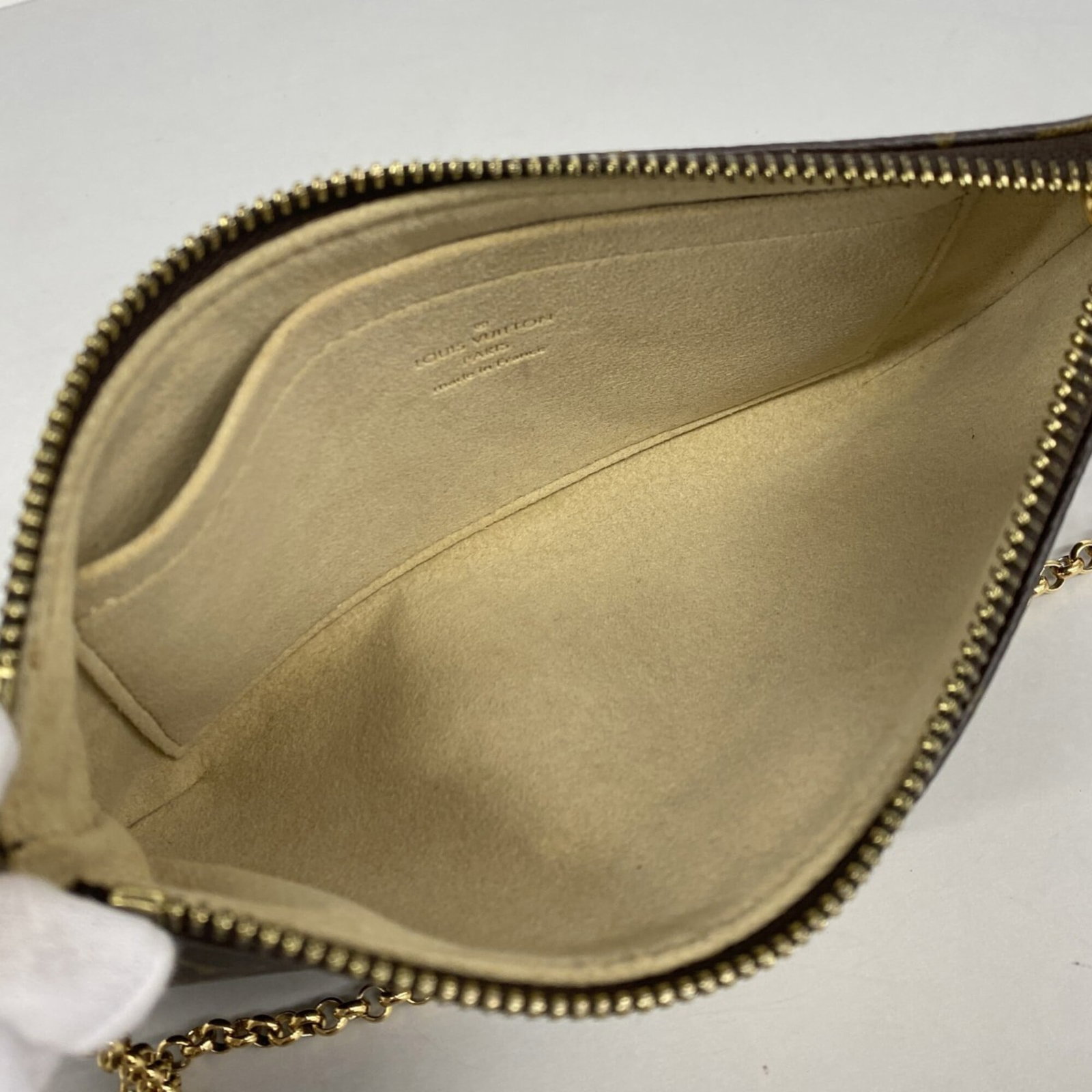 Louis Vuitton Pouch - 4