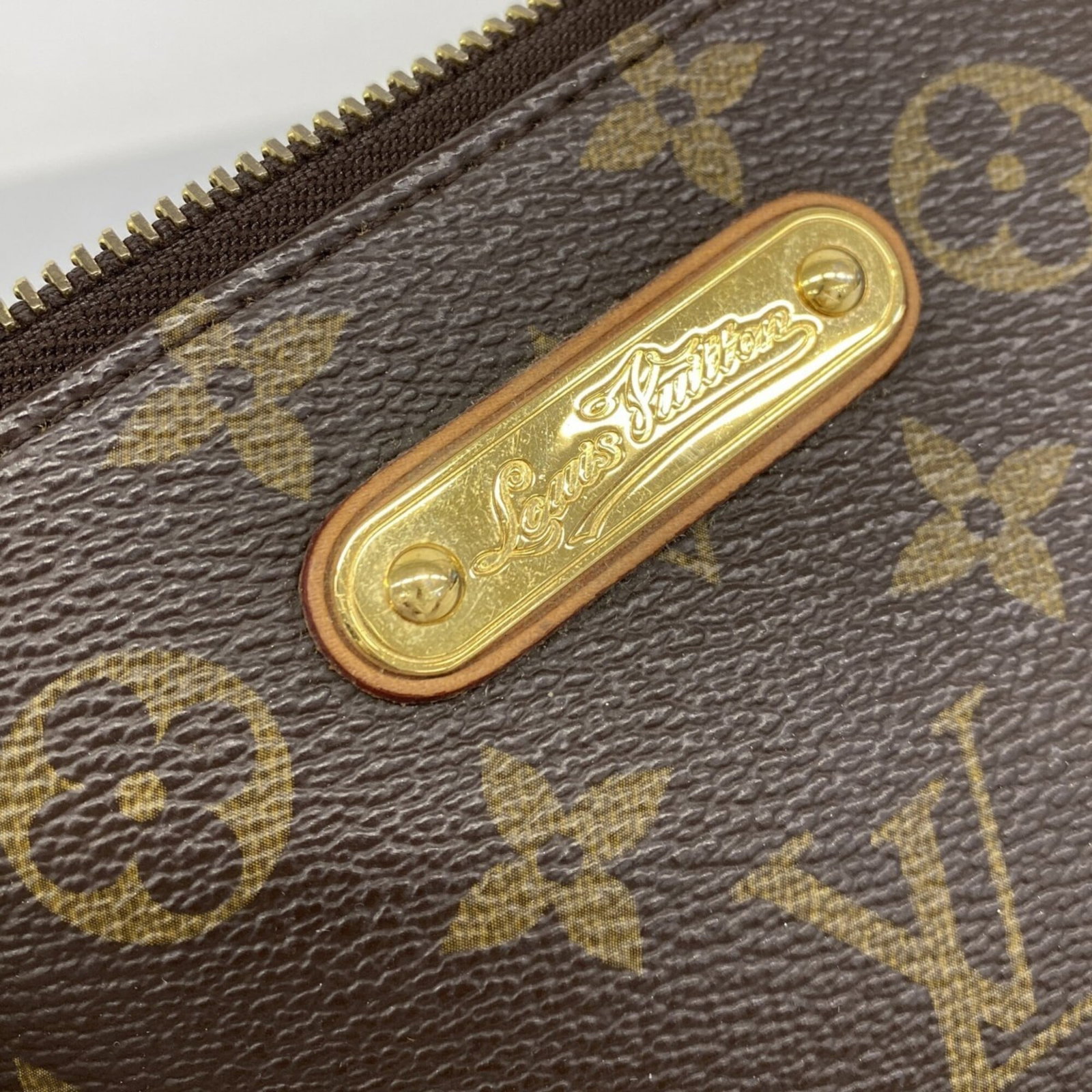 Louis Vuitton Pouch - 8