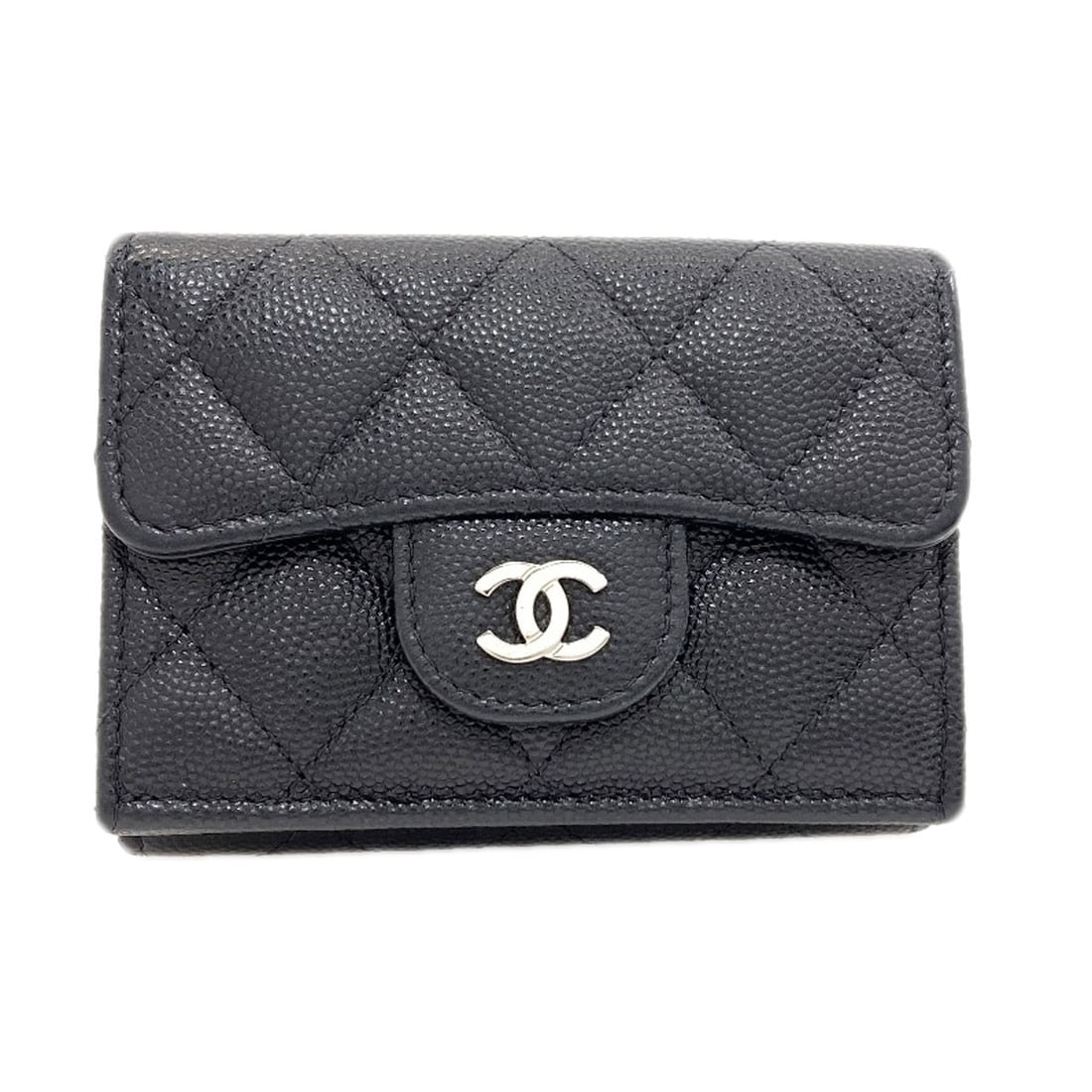 Chanel Matelasse Silverhardware Tri-Fold Wallet (With Coin Pocket) Grained: Chanel Matelasse Silverhardware Tri-Fold Wallet (With Coin Pocket) Grained Tri-fold wallet with Coin Pocket, crafted from Grained Calfskin in black. The sleek design features silver hardware accents a