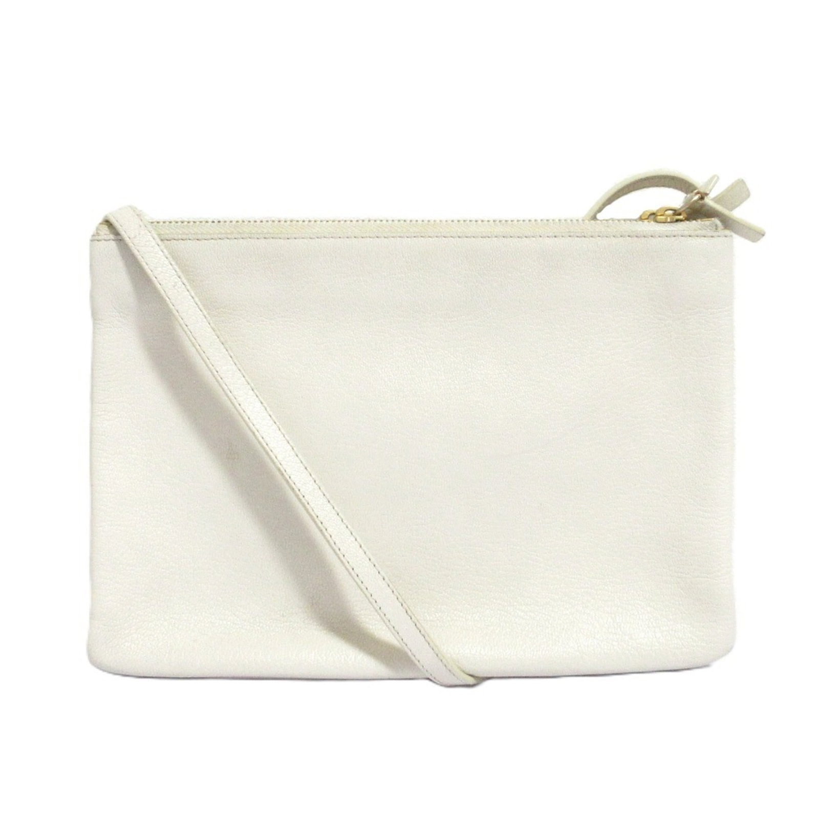 Shoulder Bag Leather Celine: Shoulder Bag Leather Celine The Celine MPN U-LA-0165 Shoulder Bag features high-quality leather construction in an off-white, white color. Measuring 17.5cm x 24.5cm x 1cm, it offers a compact and styl