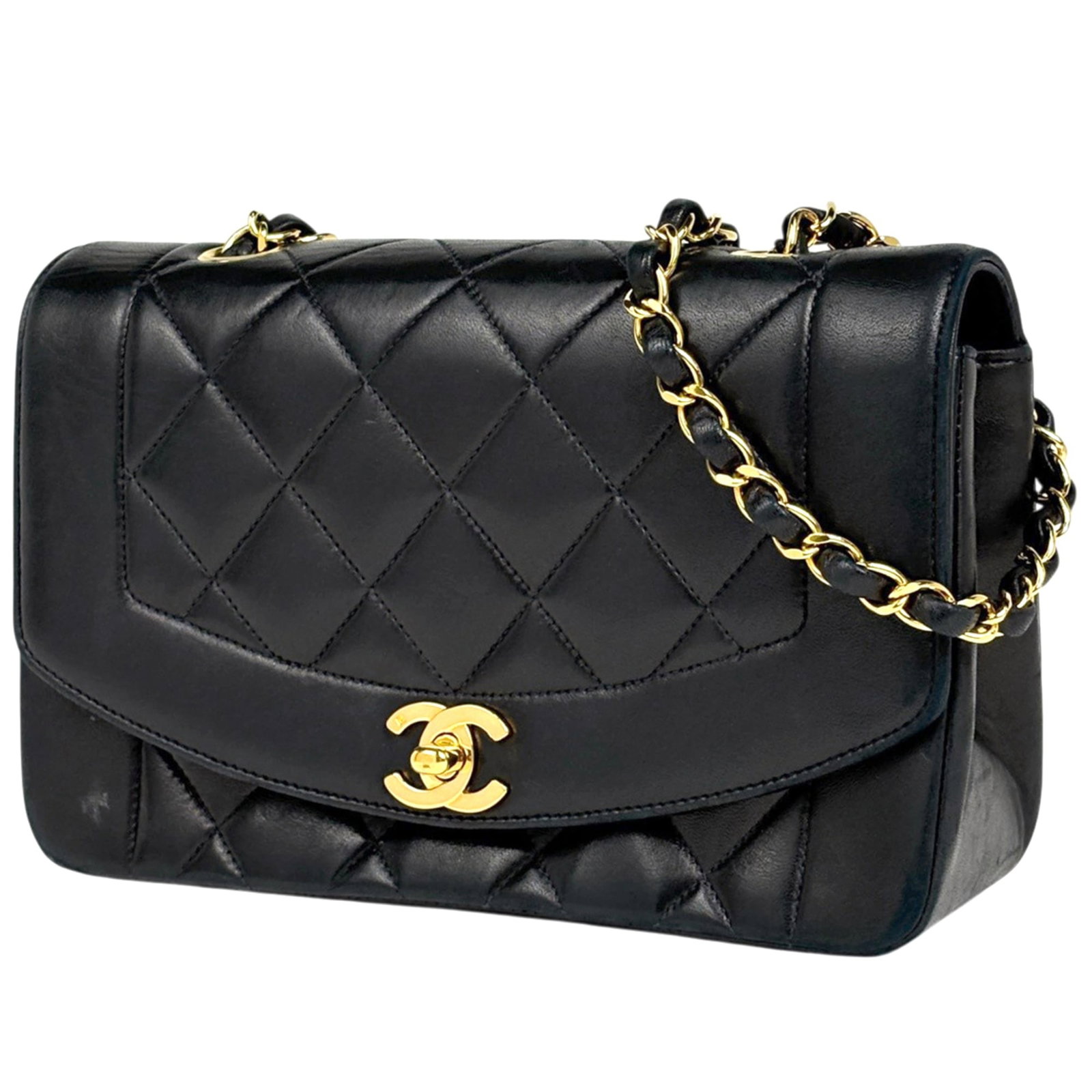 Shoulder Bag Leather Chanel: Shoulder Bag Leather Chanel Black leather shoulder bag with dimensions 14cm x 22cm x 7cm, perfect for everyday use. The bag's sleek design and classic style make it a timeless accessory. Made from hig