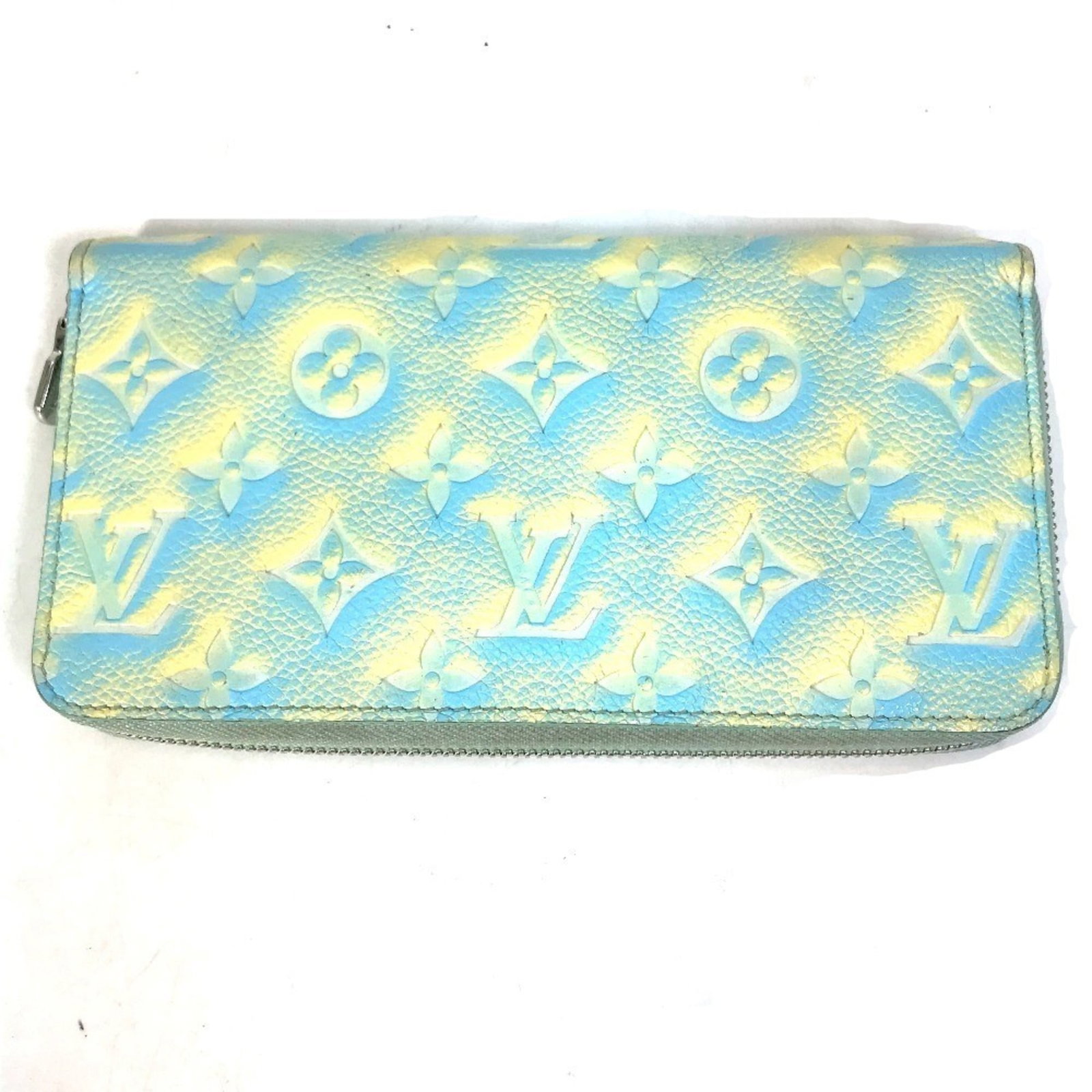 Monogram Empreinte Louis Vuitton Bi Fold Long Wallet: Monogram Empreinte Louis Vuitton Bi Fold Long Wallet Monogram Empreinte Louis Vuitton Bi Fold Long Wallet features the iconic Monogram Empreinte pattern, a stylish and sophisticated design. With its z