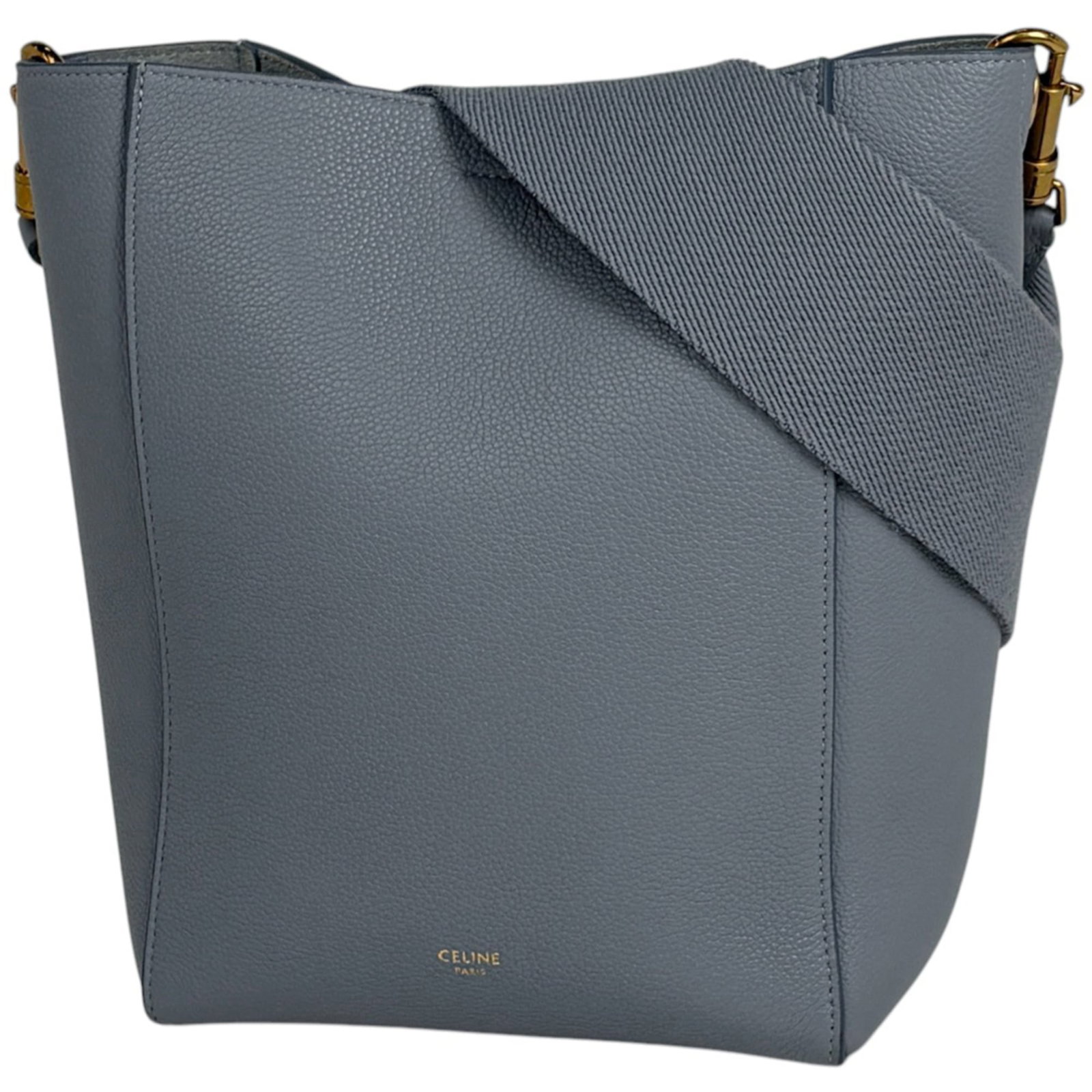 Shoulder Bag Leather Celine: Shoulder Bag Leather Celine Light blue leather shoulder bag from Celine, measuring 24cm x 18cm x 12cm. This stylish bag features high-quality leather construction and a classic design that exudes soph