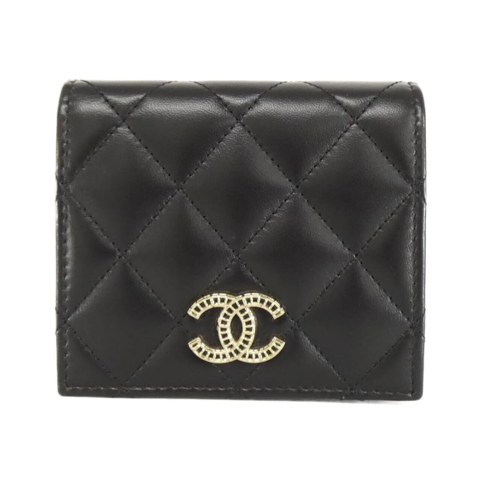 Chanel Wallet Bi Fold Leather: Chanel Wallet Bi Fold Leather Black Lamb Leather Bi-Fold Wallet from Chanel. This sleek, black bi-fold wallet features premium lamb leather construction and a classic design that exudes timeless elega