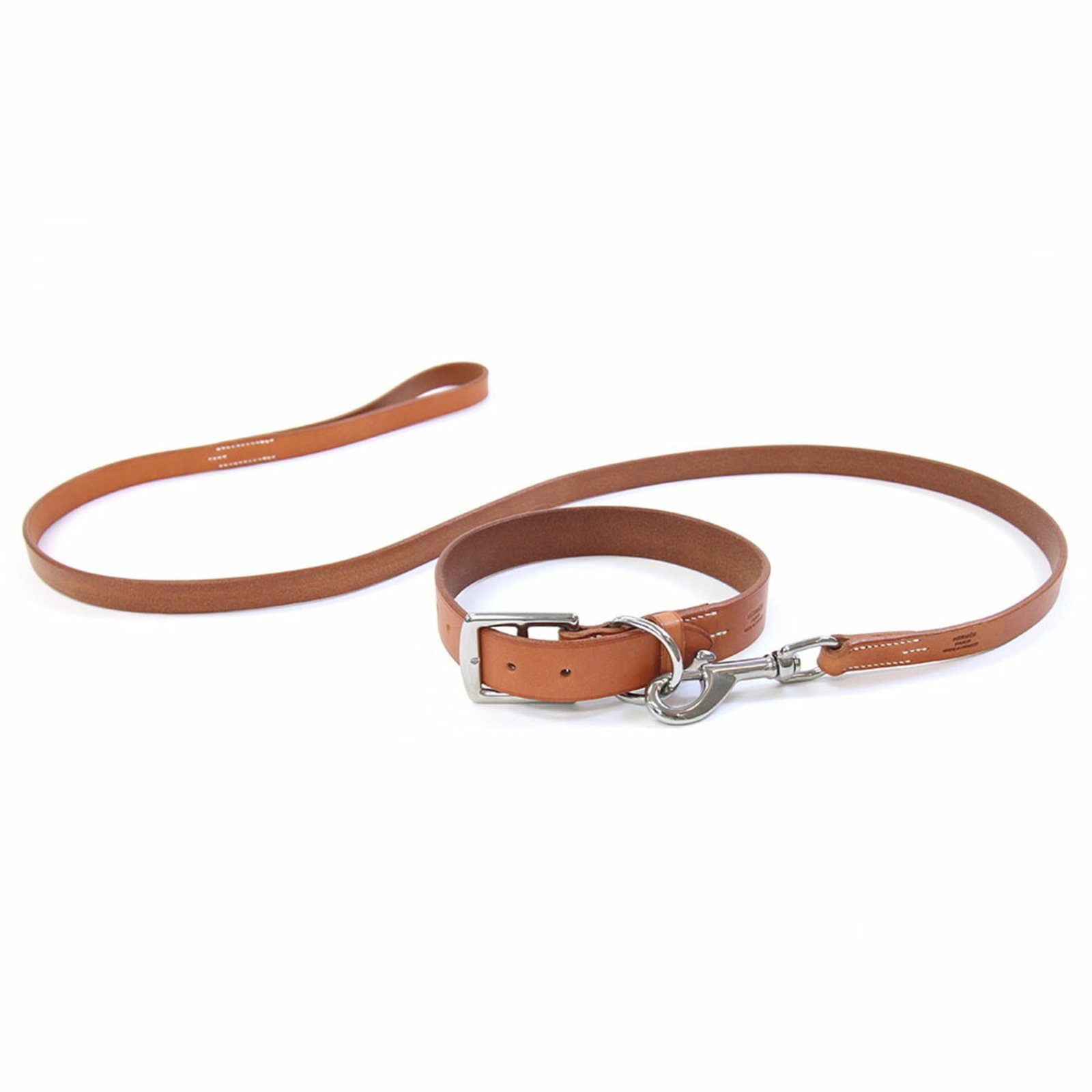 Hermes leather collar leash set: Hermes leather collar leash set Natural leather craftsmanship meets timeless elegance in this Hermes leather collar leash set, featuring adjustable lengths and premium materials. Made from