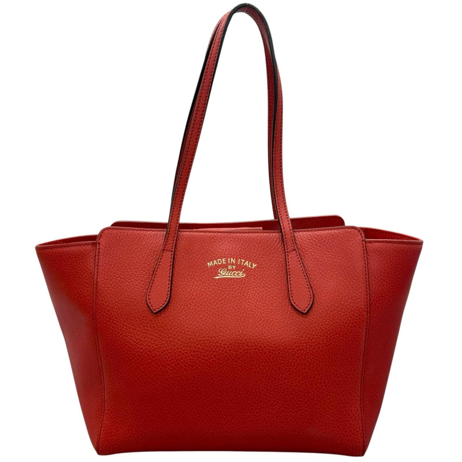 Gucci tote bag leather: Gucci tote bag leather Red Gucci leather tote bag with gold hardware, measuring 22cm x 27cm x 15cm and featuring a magnet closure. The bag's sleek design and vibrant red color make it a stylish